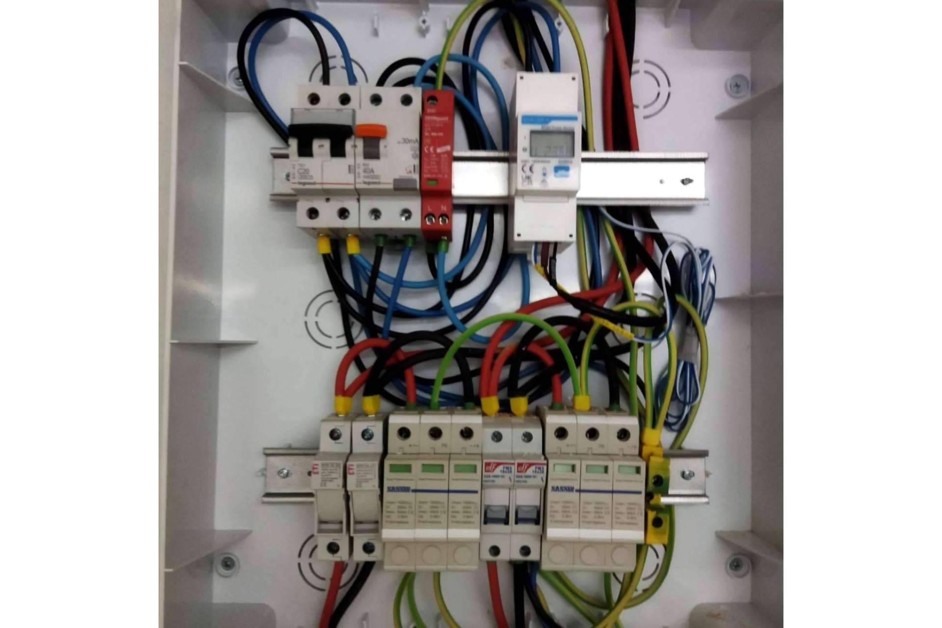 TU AHORRO ofrece un servicio para poner en marcha una instalación fotovoltaica