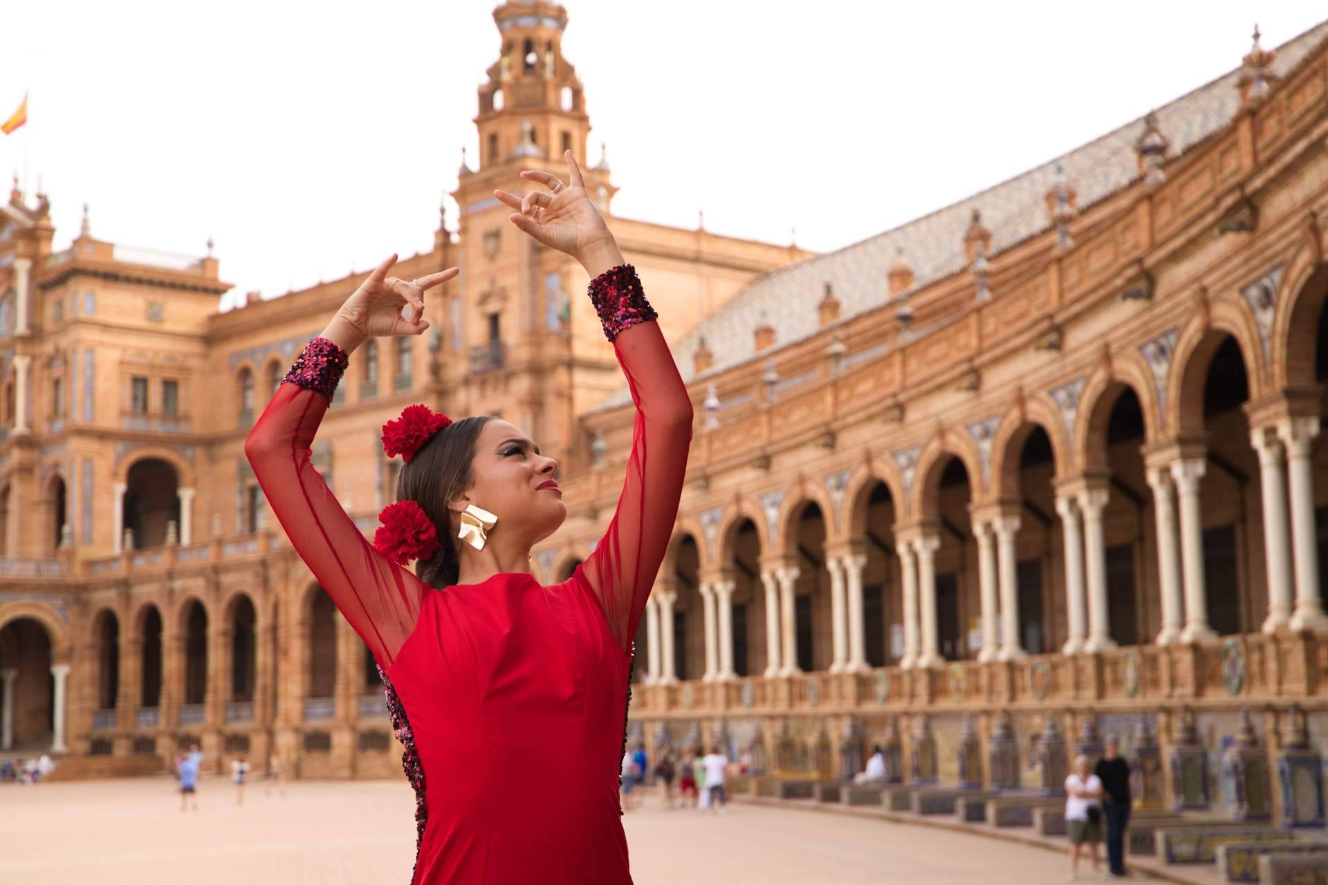 ¿Cómo elegir la peina flamenca perfecta para el look de feria con Viva La Feria?