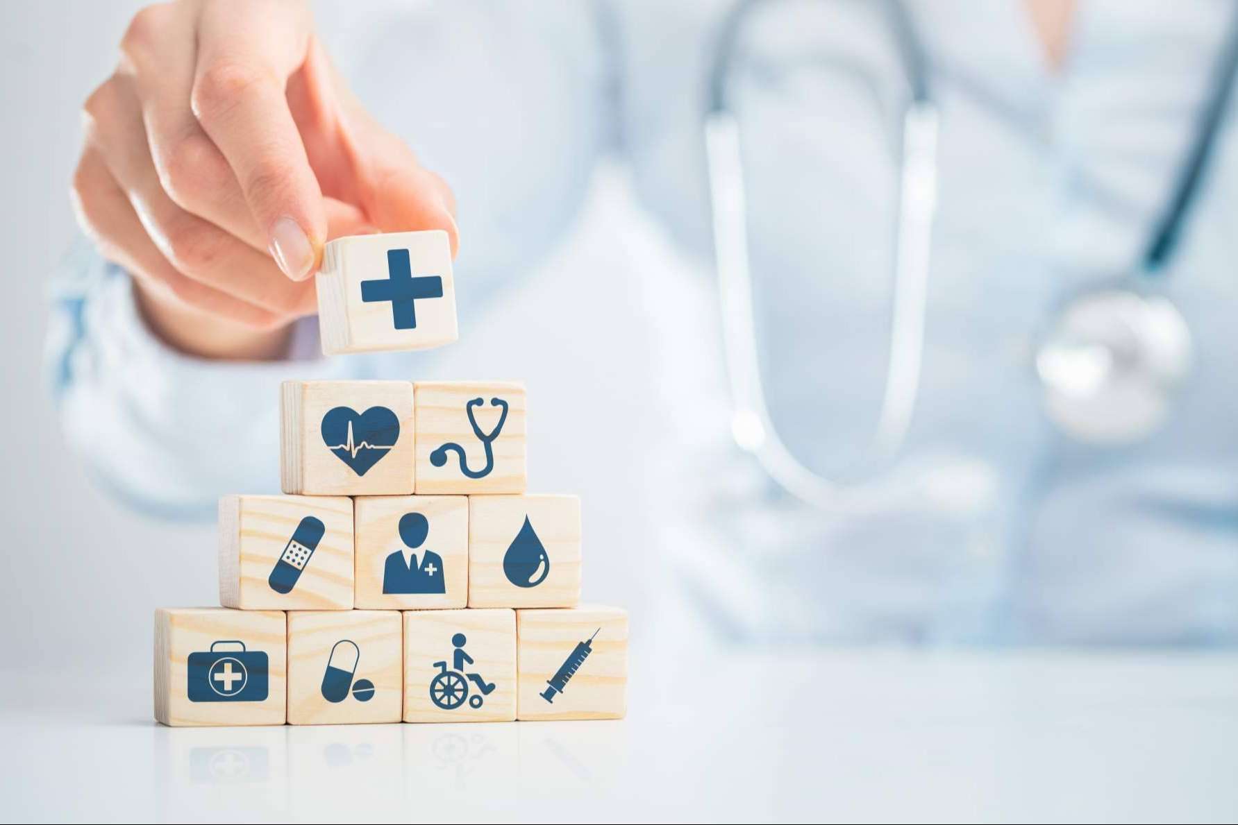 ¿Por qué contratar un seguro de salud Adeslas de la mano de Paradigma XIII Mediación?