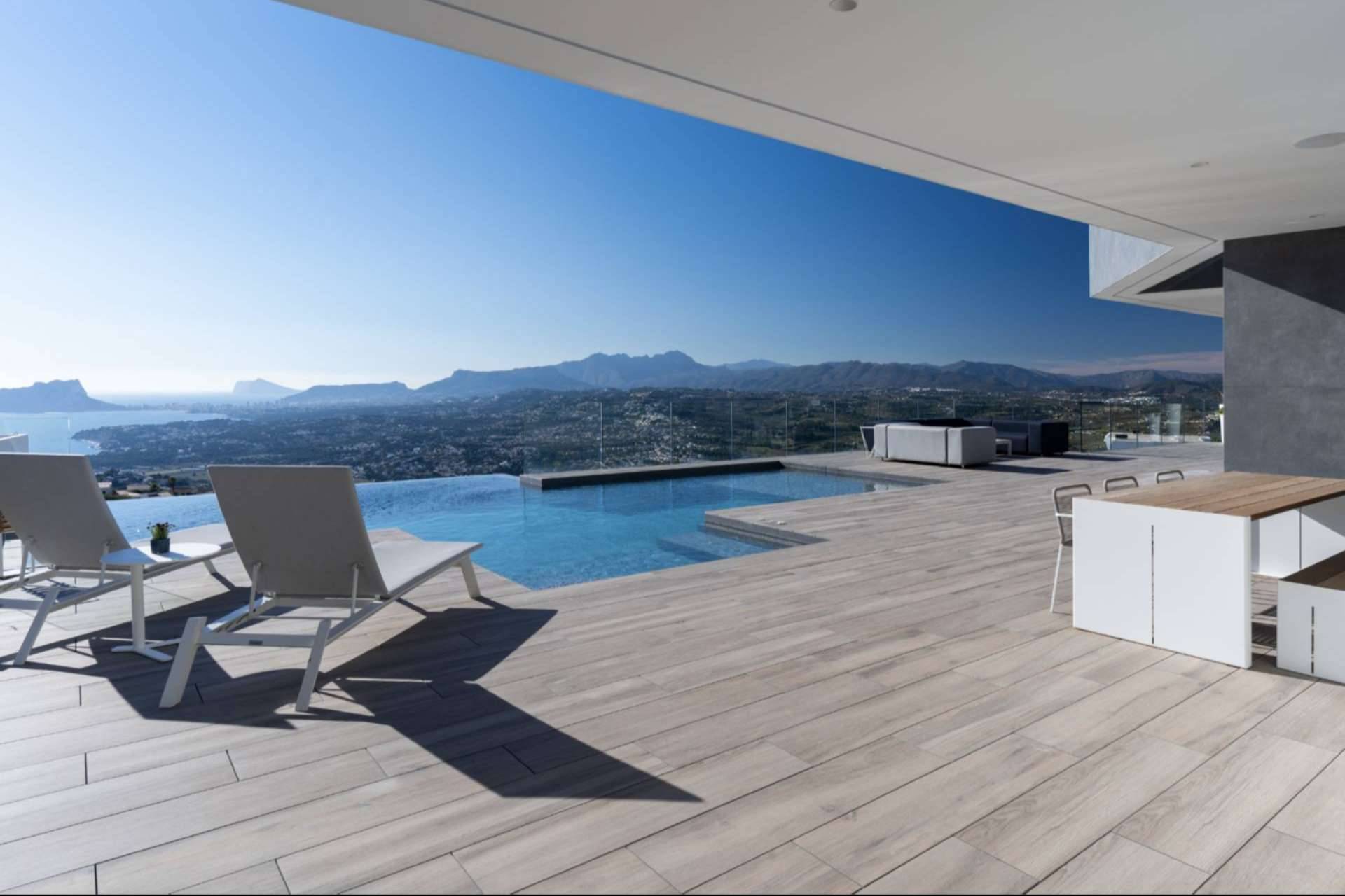 Alquilar villas de lujo en Cumbre del Sol con los servicios de Dinhjelper-Realestate