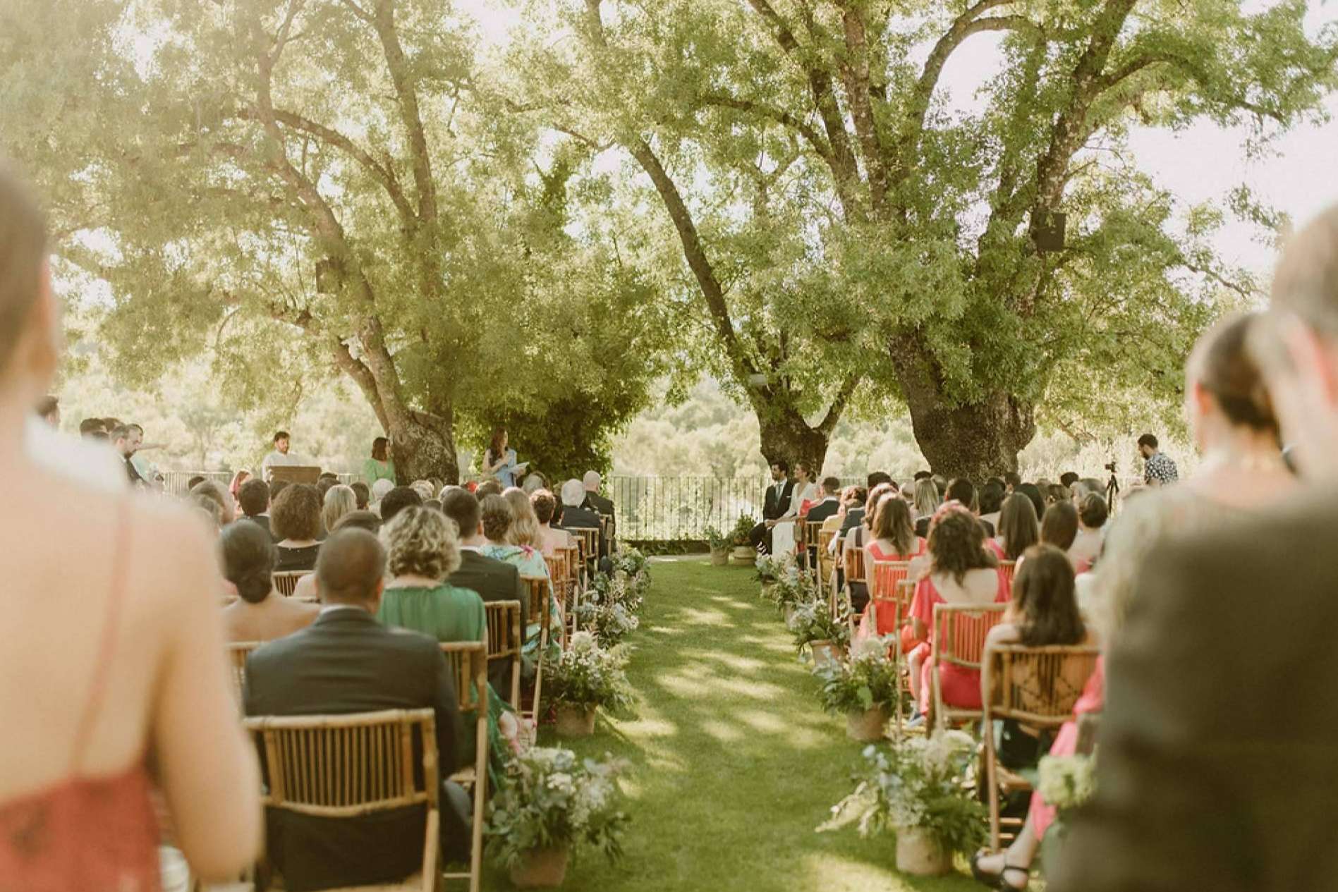 Celebrar ceremonias civiles en diversos lugares, como los que pone a disposición Prados Moros