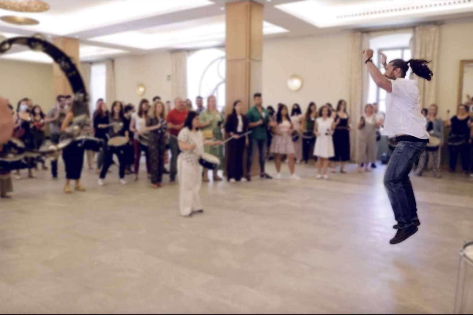 Fortalecer lazos laborales gracias a Team Building Percusión, el poder de las actividades lúdicas
