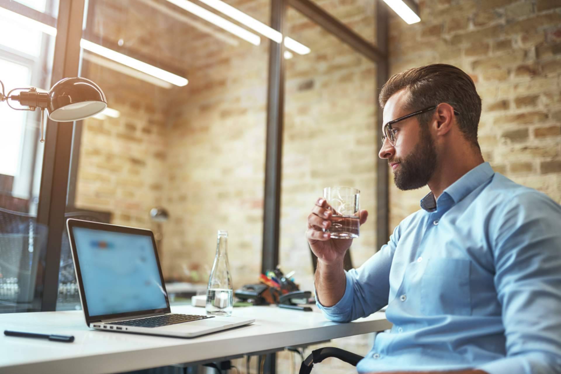 La importancia de la hidratación en el centro de trabajo, con la compañía Acquajet