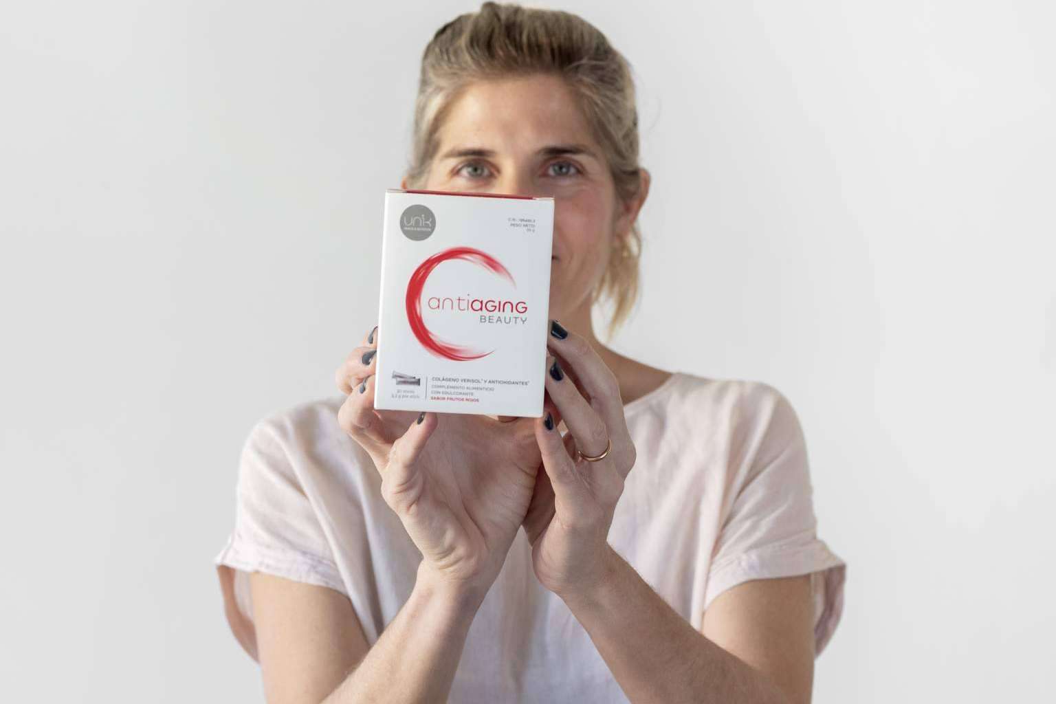 Colágeno de máxima calidad para rejuvenecer la piel de manera integral, con UNIK Antiaging Beauty