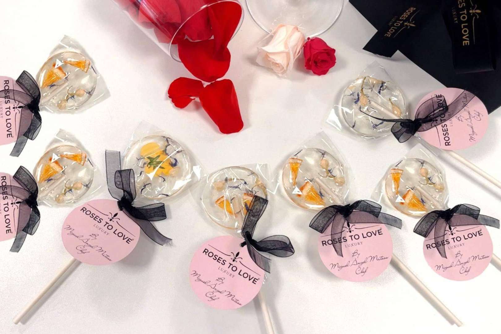 Pequeños placeres con Roses to Love, piruletas de flores comestibles