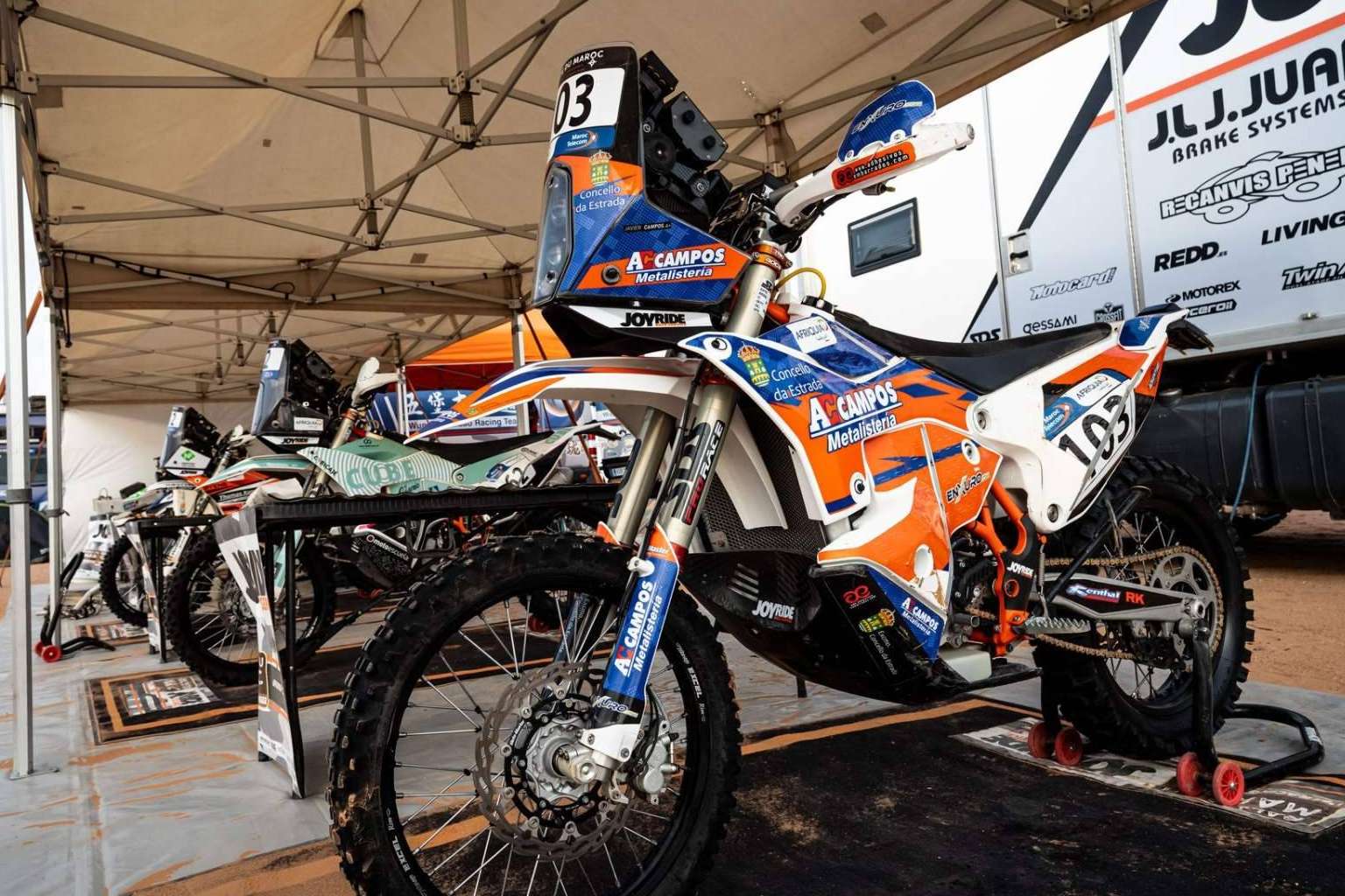 Conseguir adhesivos para motocross personalizados en ADHESIVOSEMBARRADOS