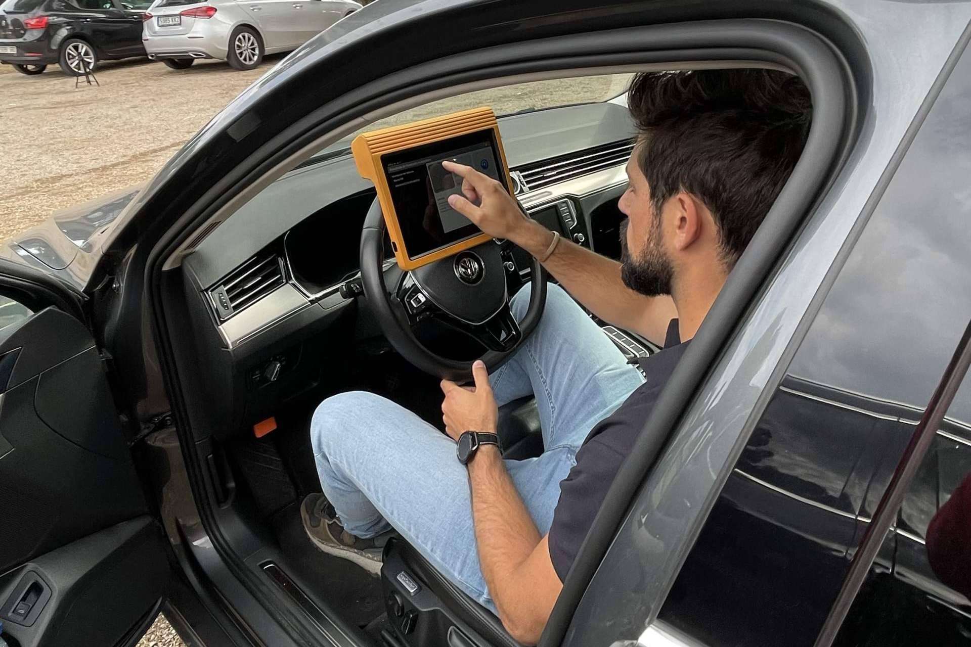La start-up NeedCarHelp transforma el sector de revisión de coches de segunda mano
