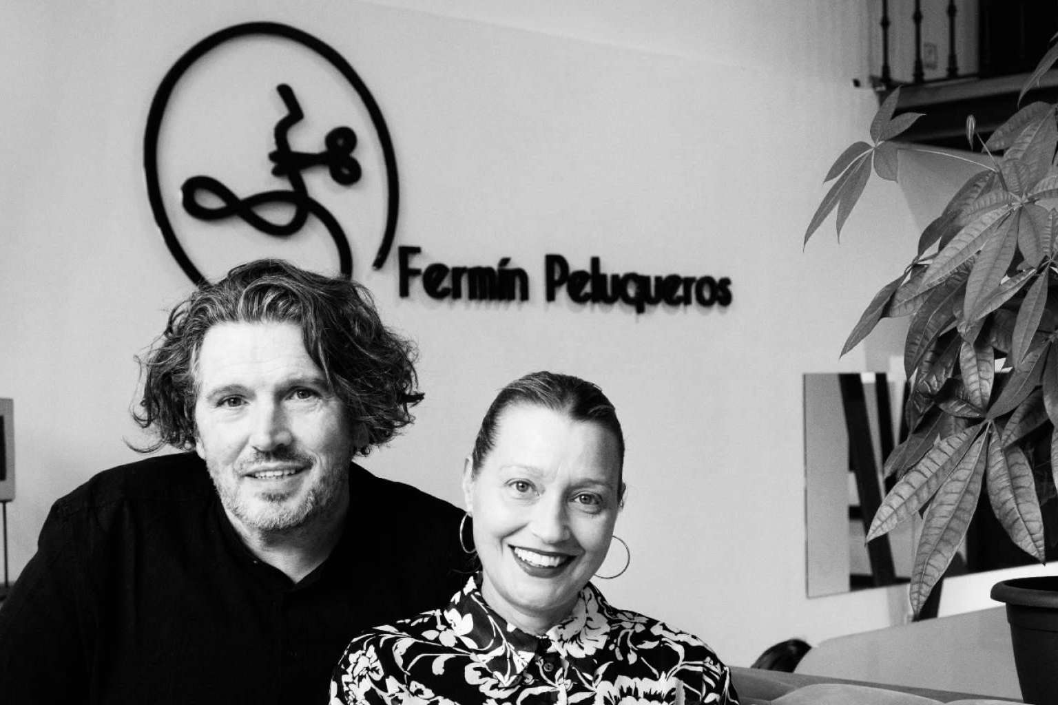 El ambiente relajado y acogedor de Fermín Peluqueros permite disfrutar de sus servicios de peluquería de alta calidad