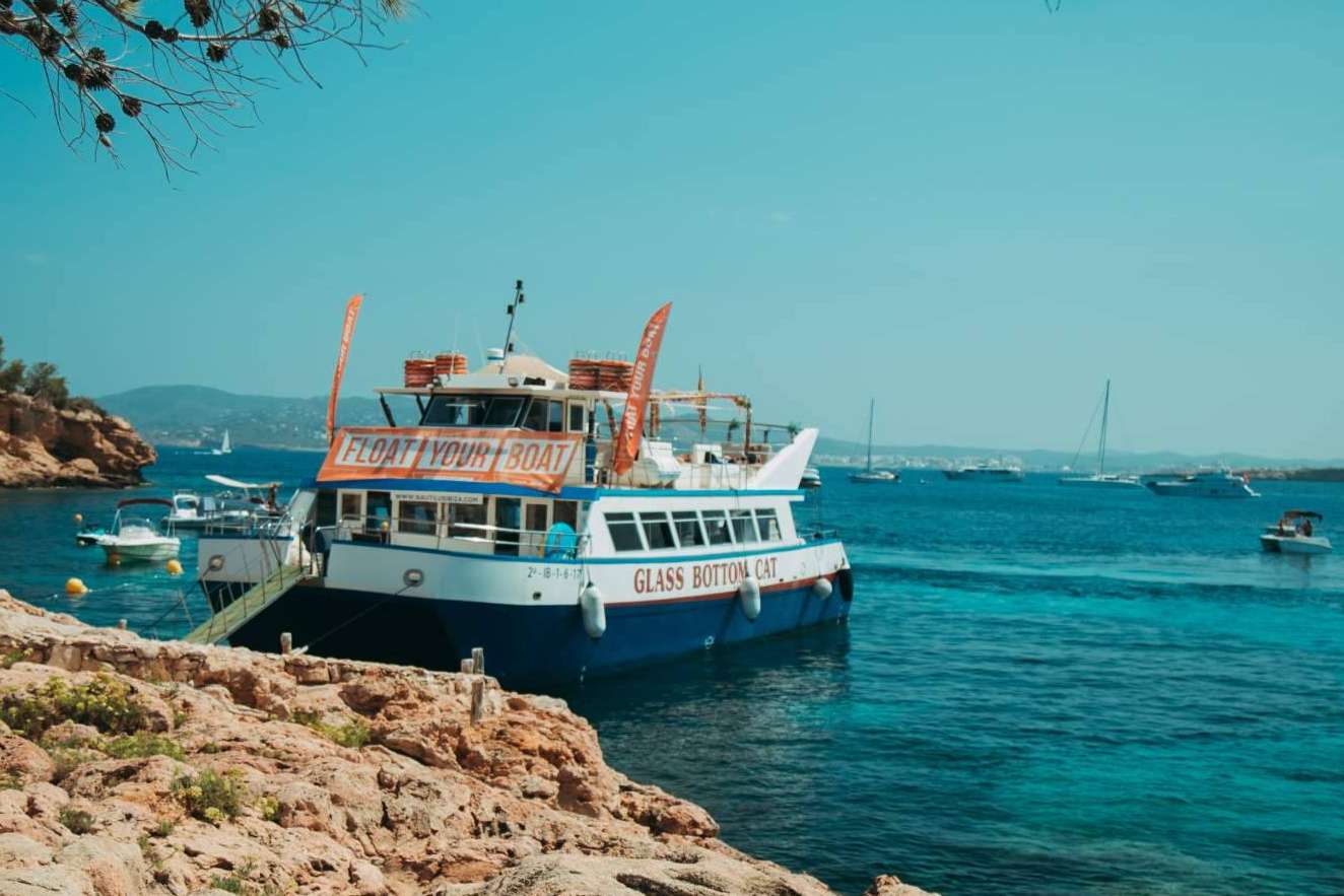 Eventos en Ibiza en barco para todas las edades, con Float Your Boat Ibiza