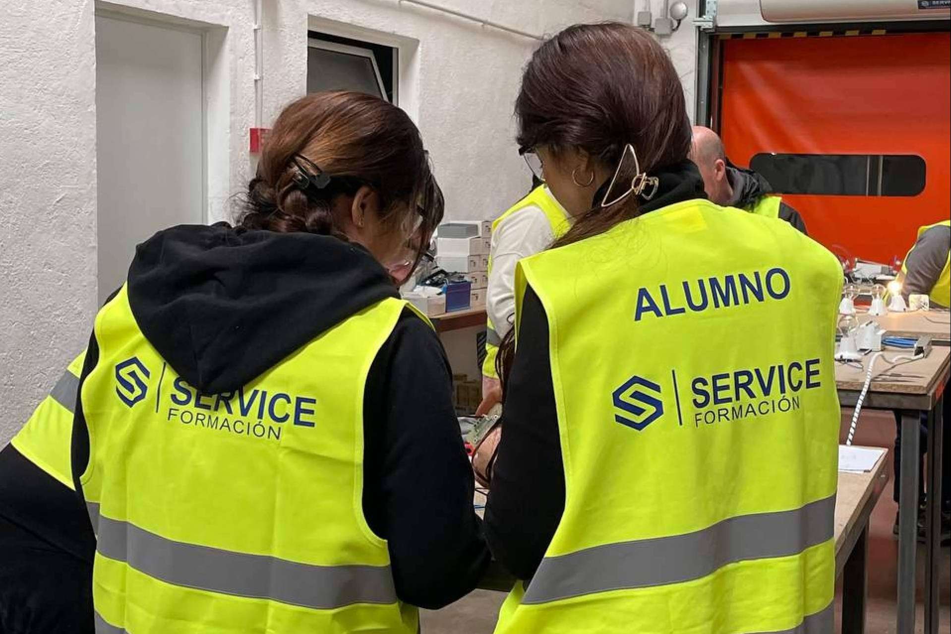 Servicedoor Formación brinda una formación en Técnico Auxiliar de Puertas Automáticas
