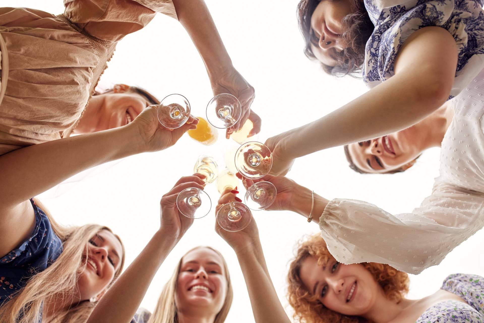 Despedidas Karamba permite disfrutar de una deliciosa comida de despedida en Alicante