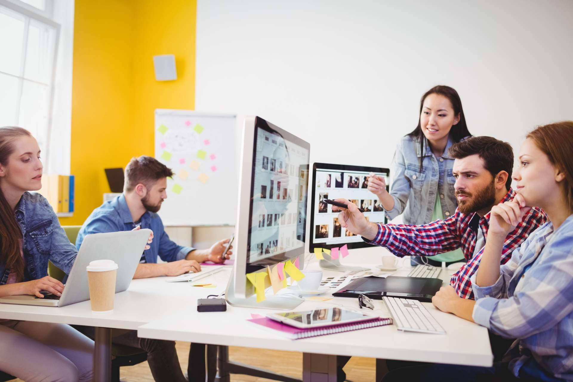 Servicio de email marketing con ActiveCampaign ofrecido por Funneltropia