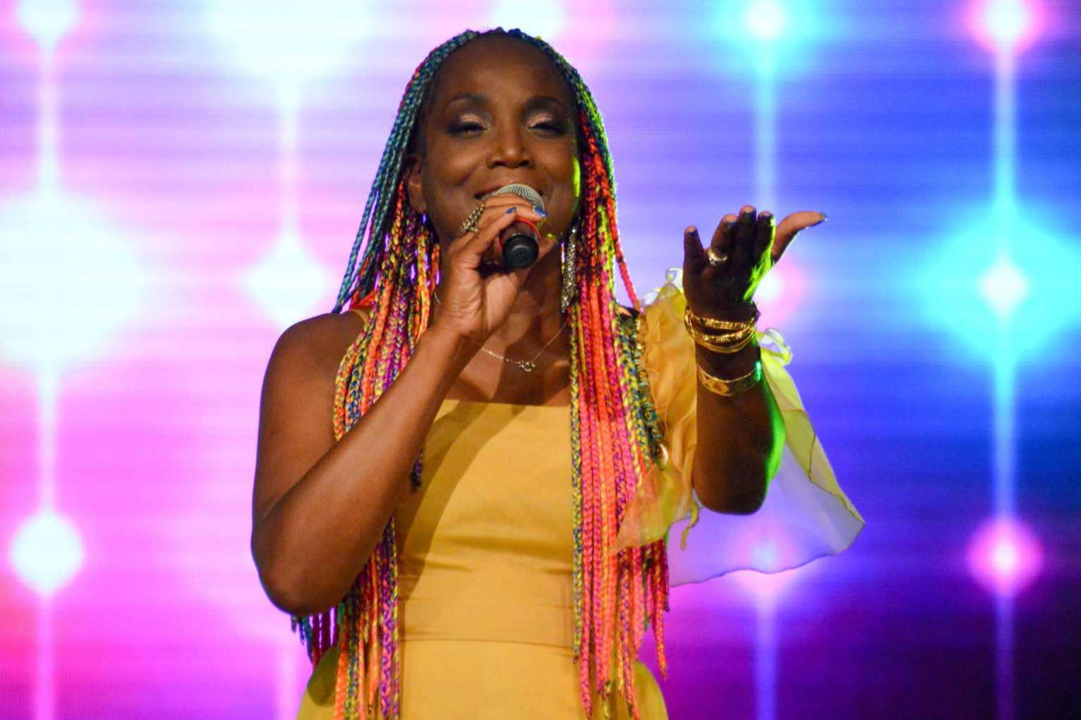 Lucrecia, artista consagrada de la música latina, entregará su propio galardón en los Premios Latino 2024