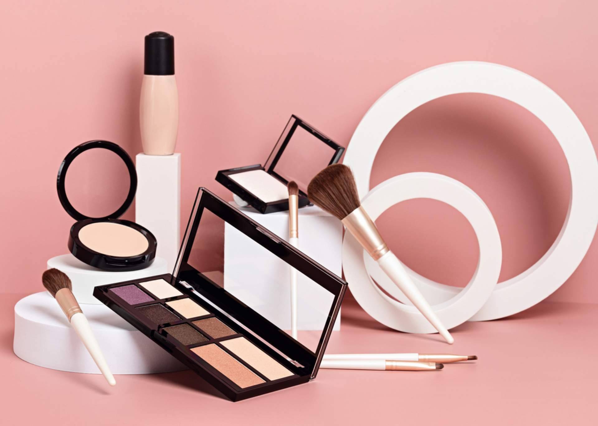 Tus Compras de Confianza permite adquirir maquillaje de labios y otros cosméticos de alta calidad a precio de coste