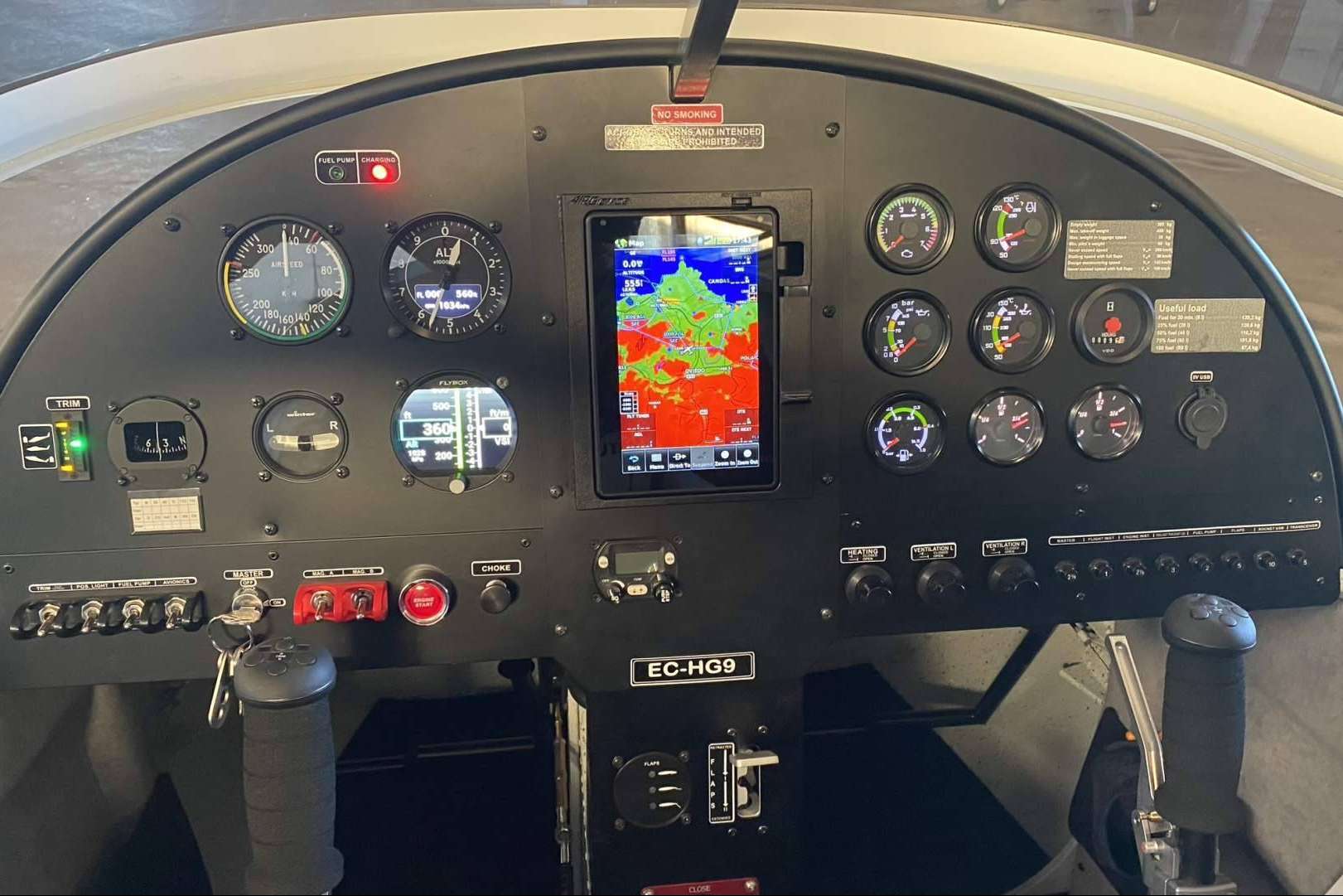 Vuelo de bautismo y curso de piloto de Asturfly; una puerta de entrada al mundo de la aviación