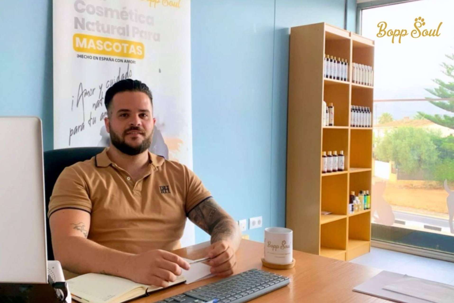 Carles Sendra, el joven emprendedor que ha desarrollado la marca de moda del sector de las mascotas, Bopp Soul Cosmetics