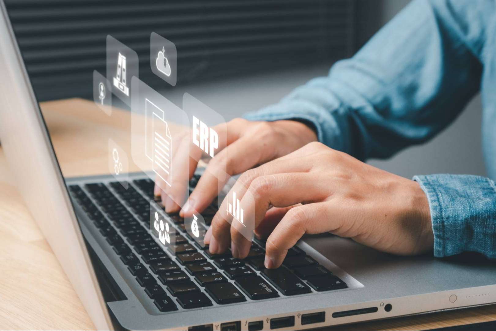 Con el software de gestión de elgestionador los negocios pueden implementar la factura electrónica