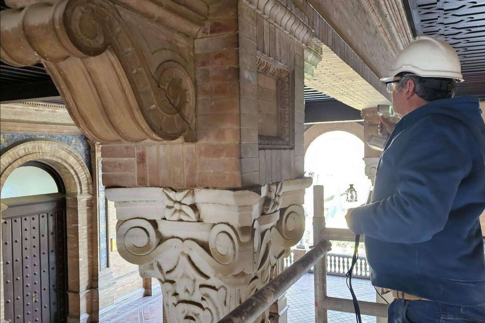 Sumiserán S.L contribuye en la restauración de patrimonio histórico, esta vez en la plaza de España de Sevilla