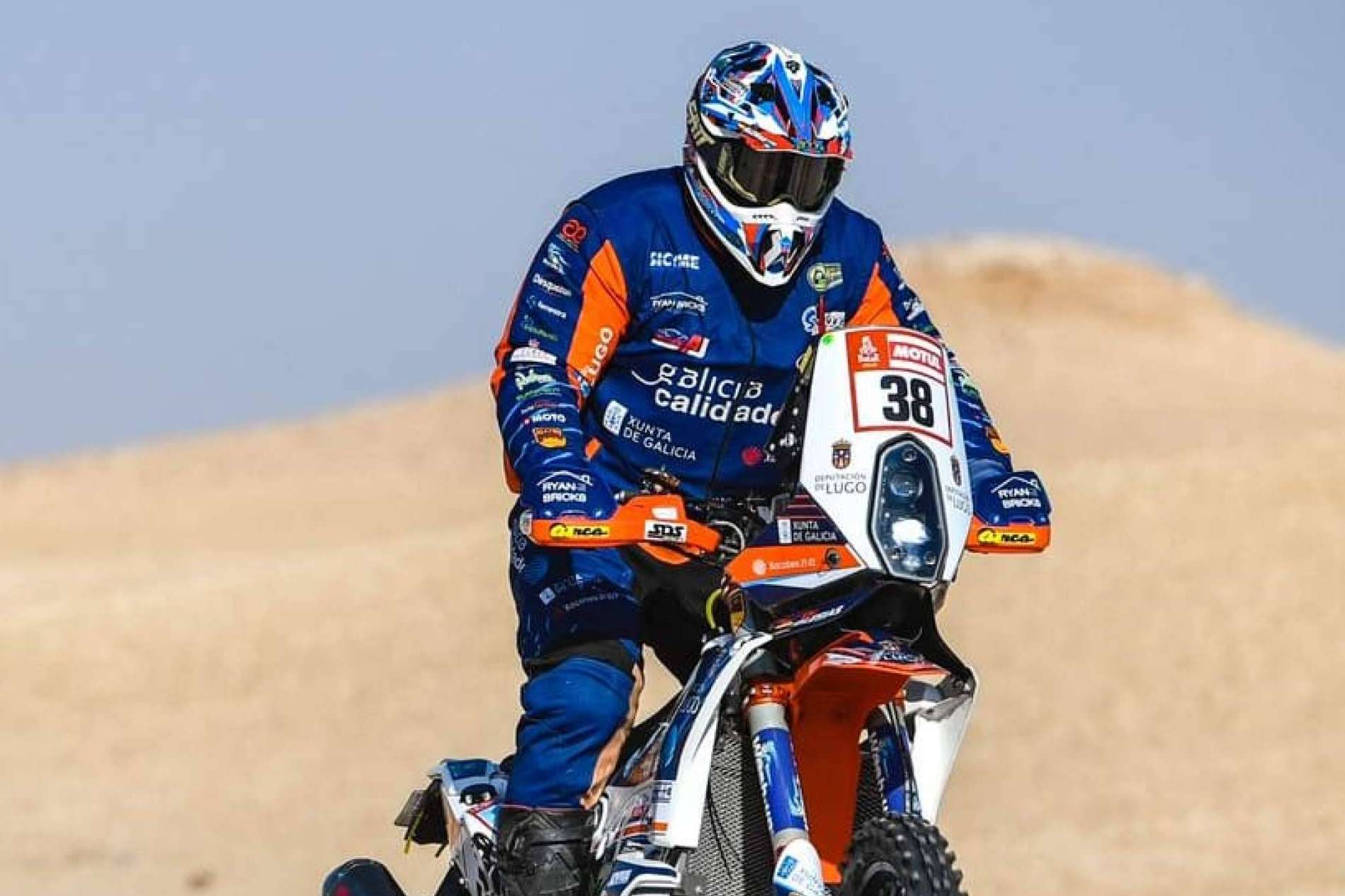 Personalización y estilo, equipaciones de moto de ADHESIVOSEMBARRADOS