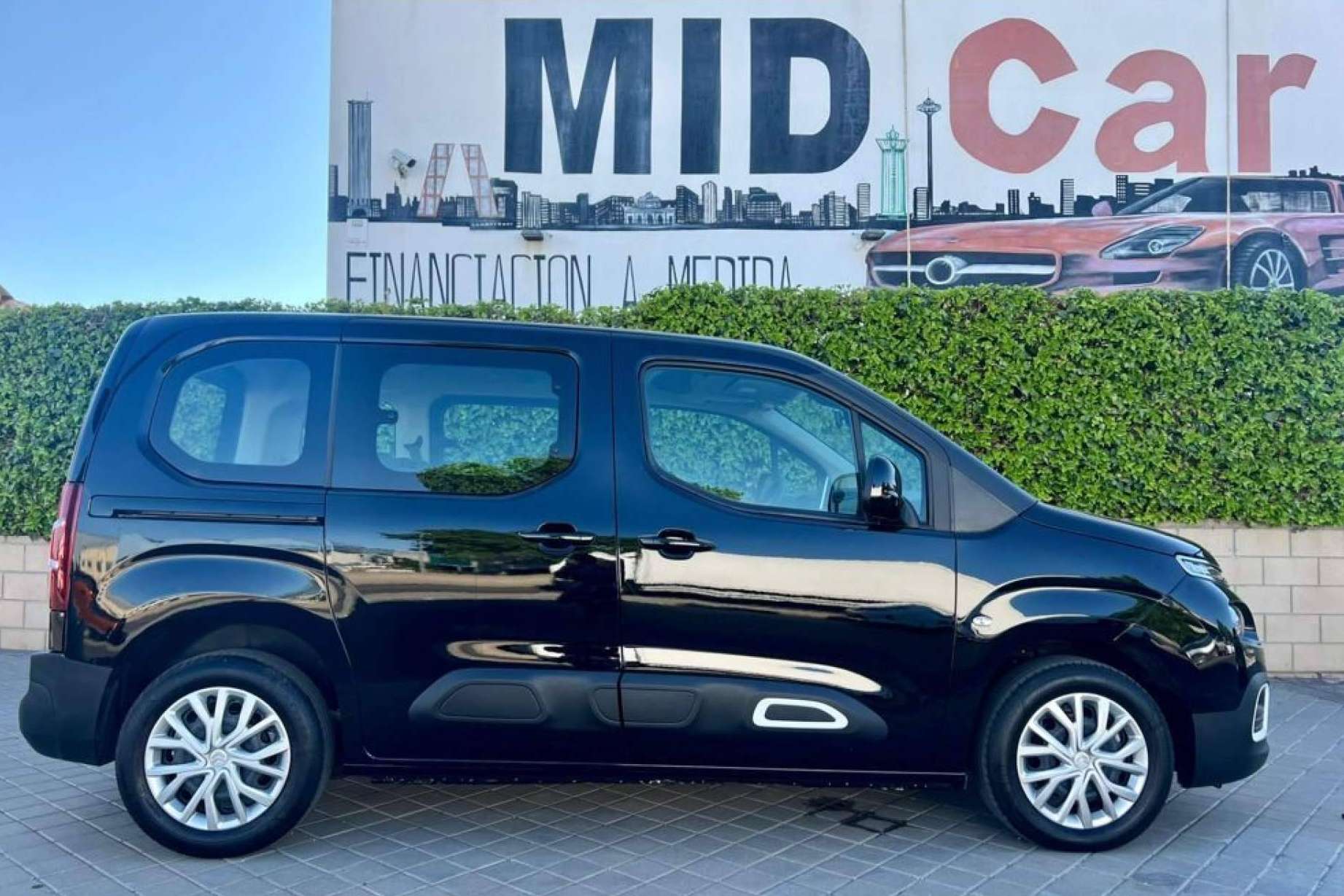MID Car ofrece vehículos de ocasión que se ajustan a las preferencias y necesidades de sus clientes