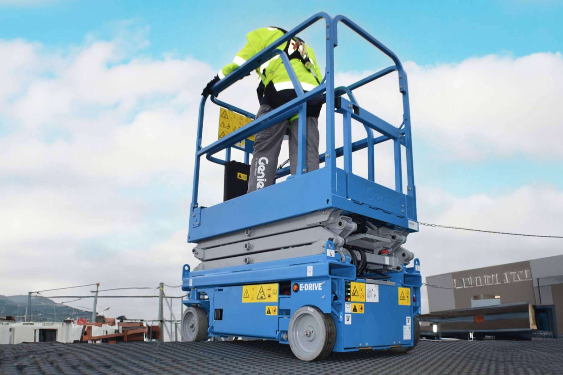 Amplia gama de plataformas elevadoras disponibles en el catálogo de Llorsa Carretillas