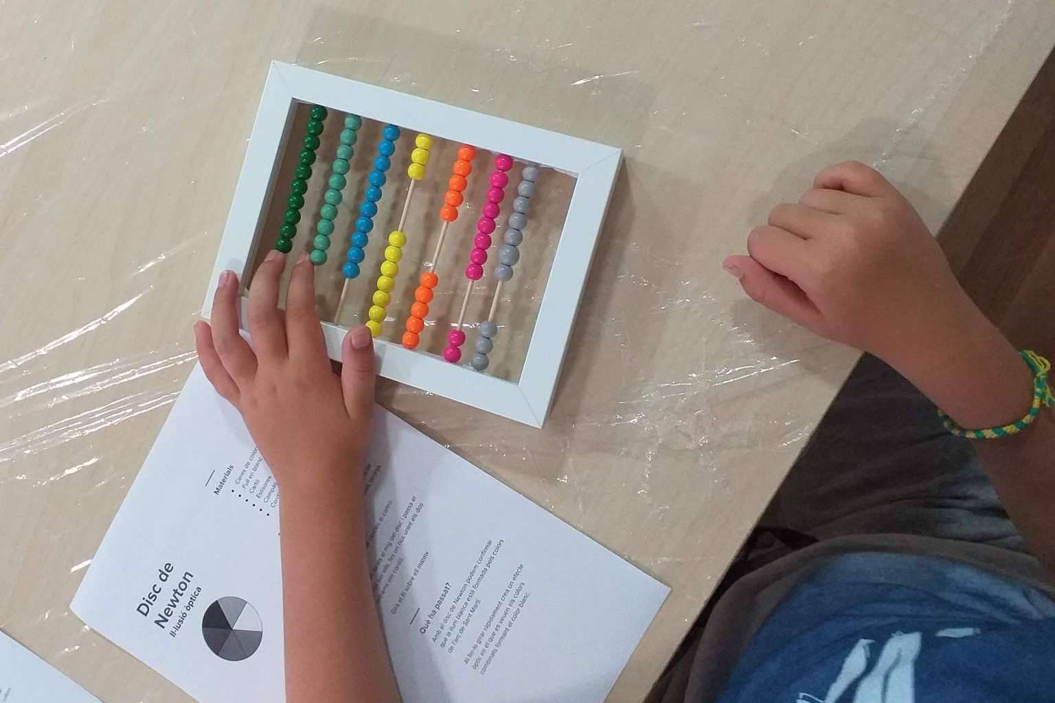 Matiks es una academia de ciencias que ofrece actividades extraescolares distintas para niños de primaria