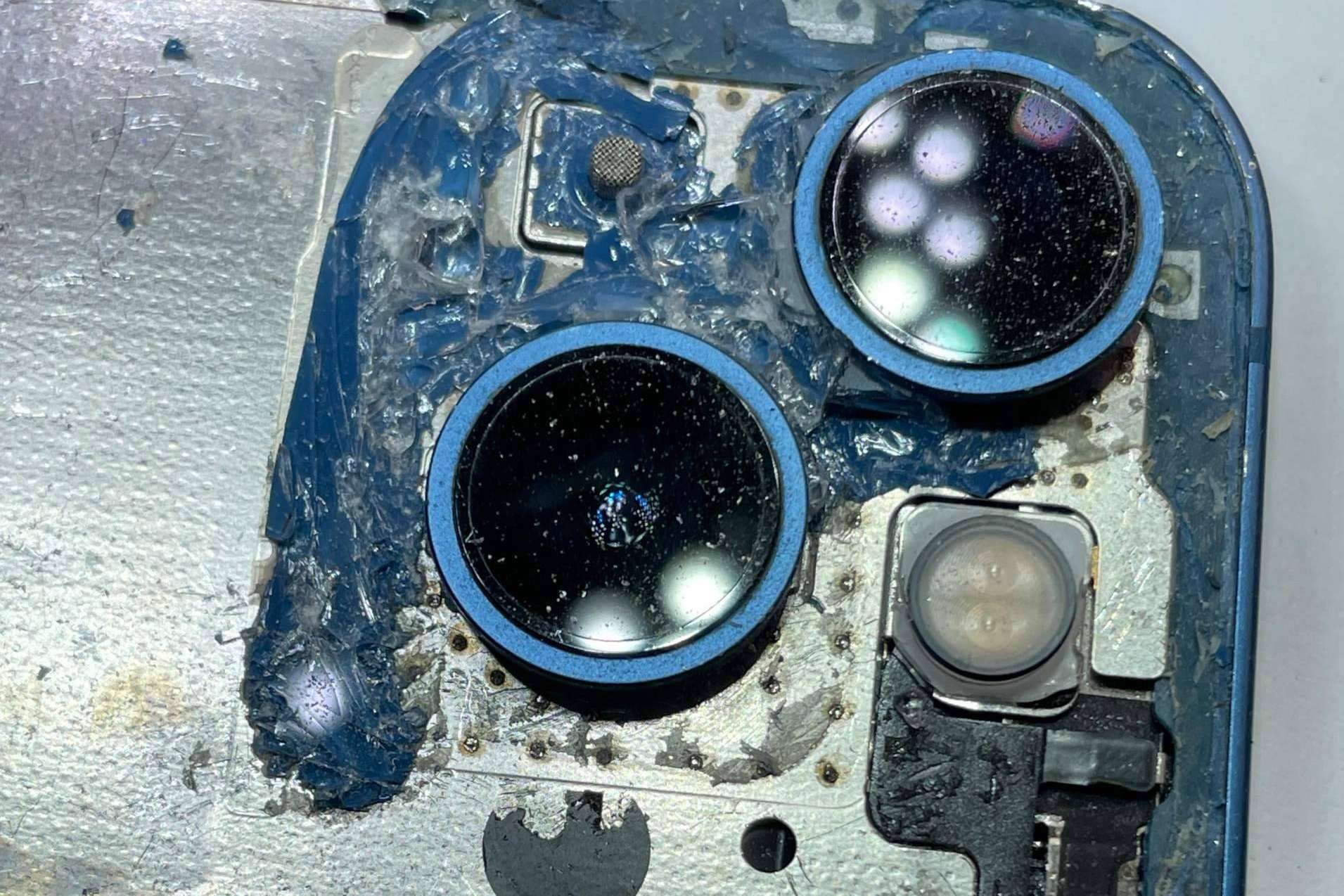 ¿Cuál es el precio por reparar un iPhone?
