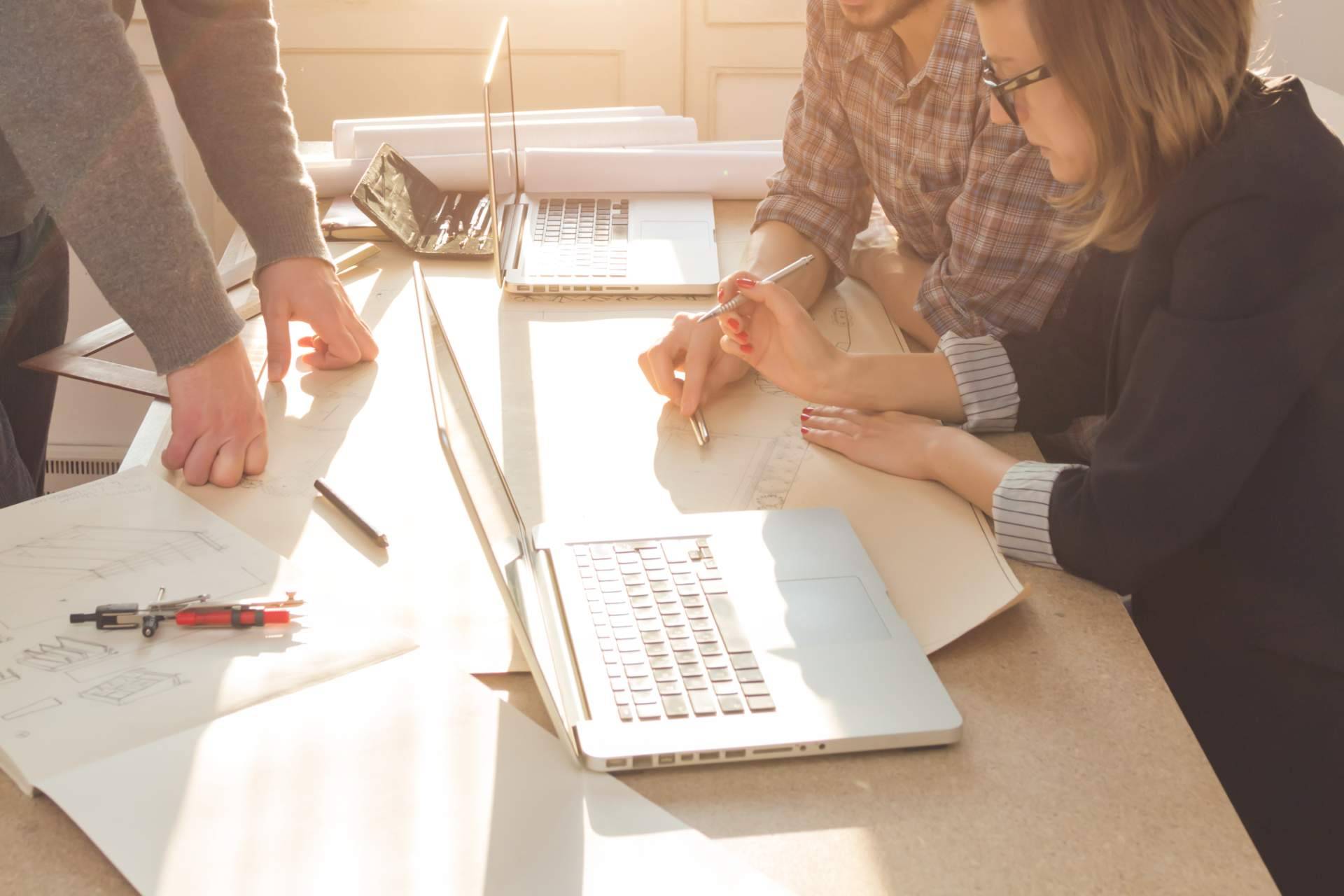 Construying; una plataforma diseñada para unir clientes y profesionales de la construcción