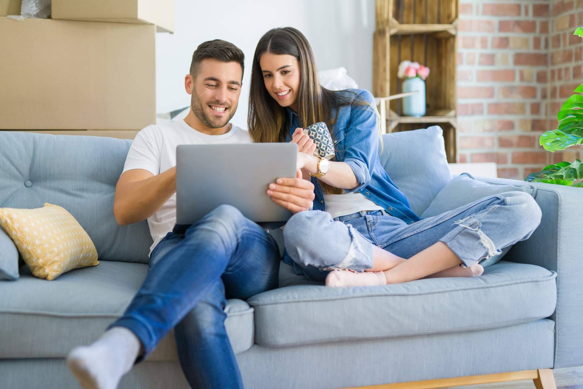 La Tienda HOME ofrece grandes ofertas en sofás para este Black Friday