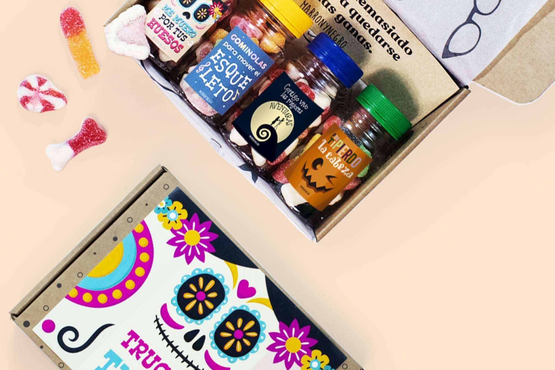 Accesorios, gominolas y chuches para Halloween, en Marronynegro