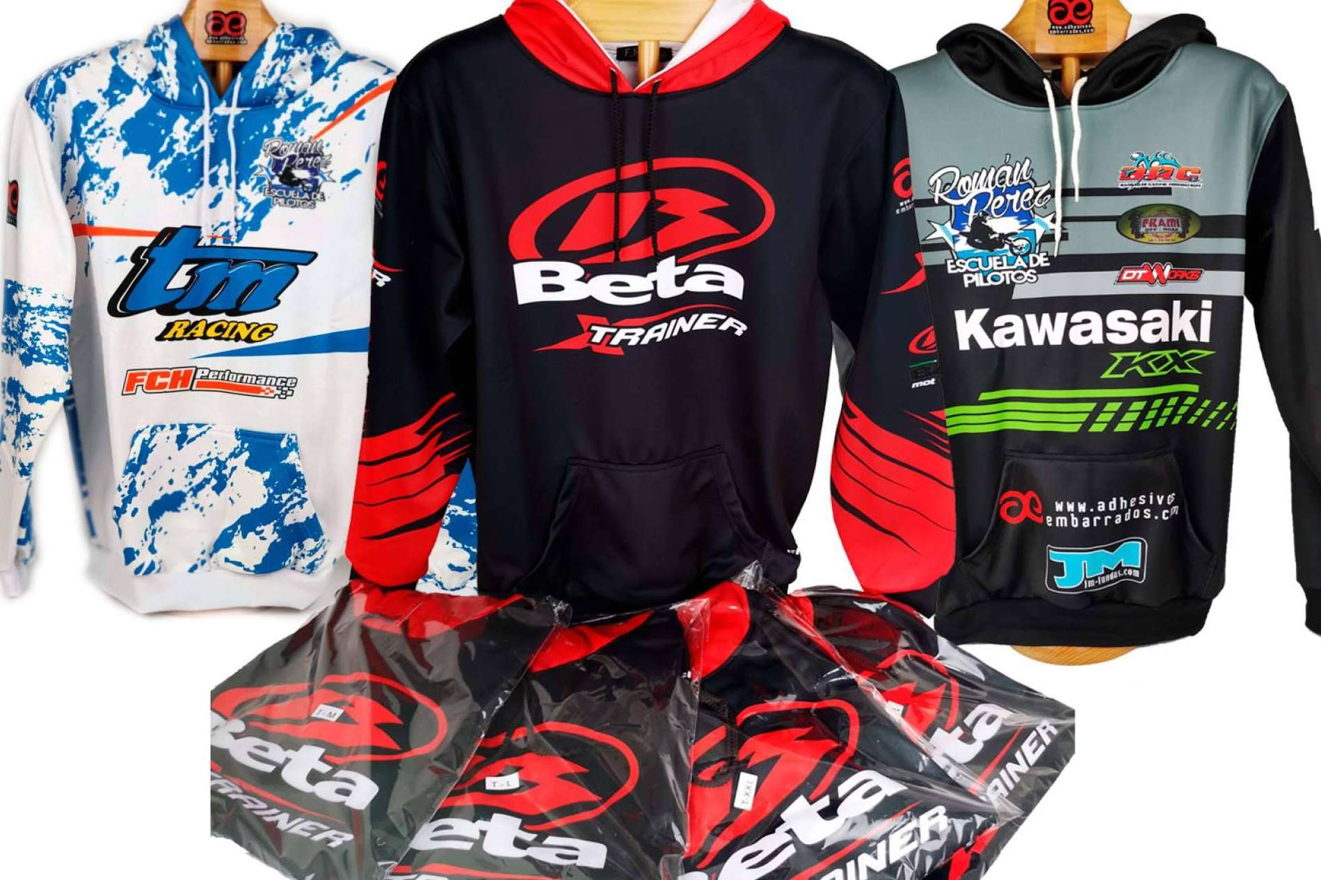 ADHESIVOSEMBARRADOS ofrece equipación offroad que marca la diferencia en personalización y resistencia