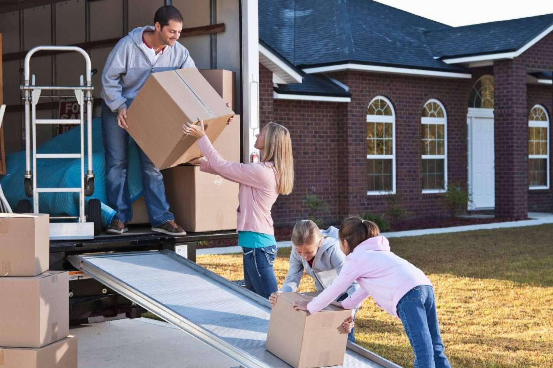 Empresa experta en mudanzas internacionales a Reino Unido con soluciones personalizadas