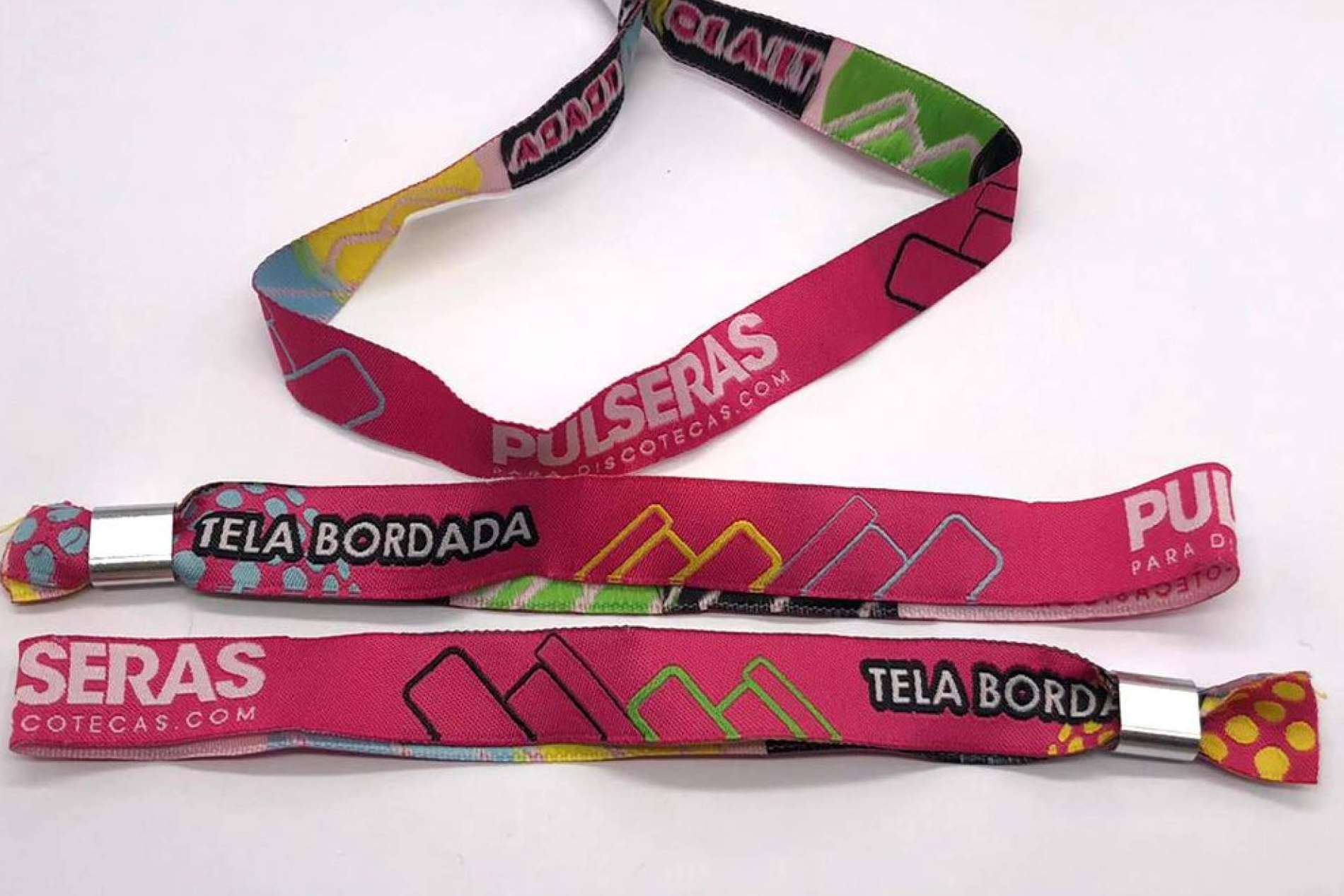 Identificación y estilo en eventos con las pulseras de tela personalizadas de Pulserasparadiscotecas