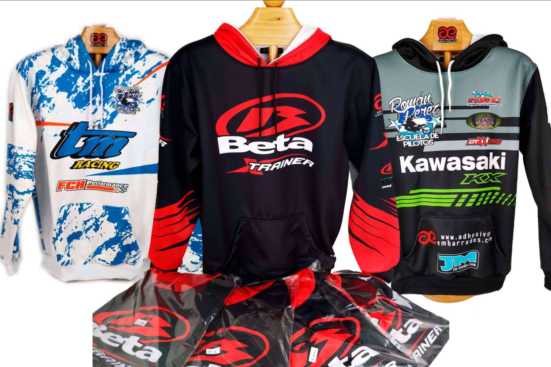 Camisetas de motocross y mucho más, ADHESIVOSEMBARRADOS personaliza la experiencia offroad