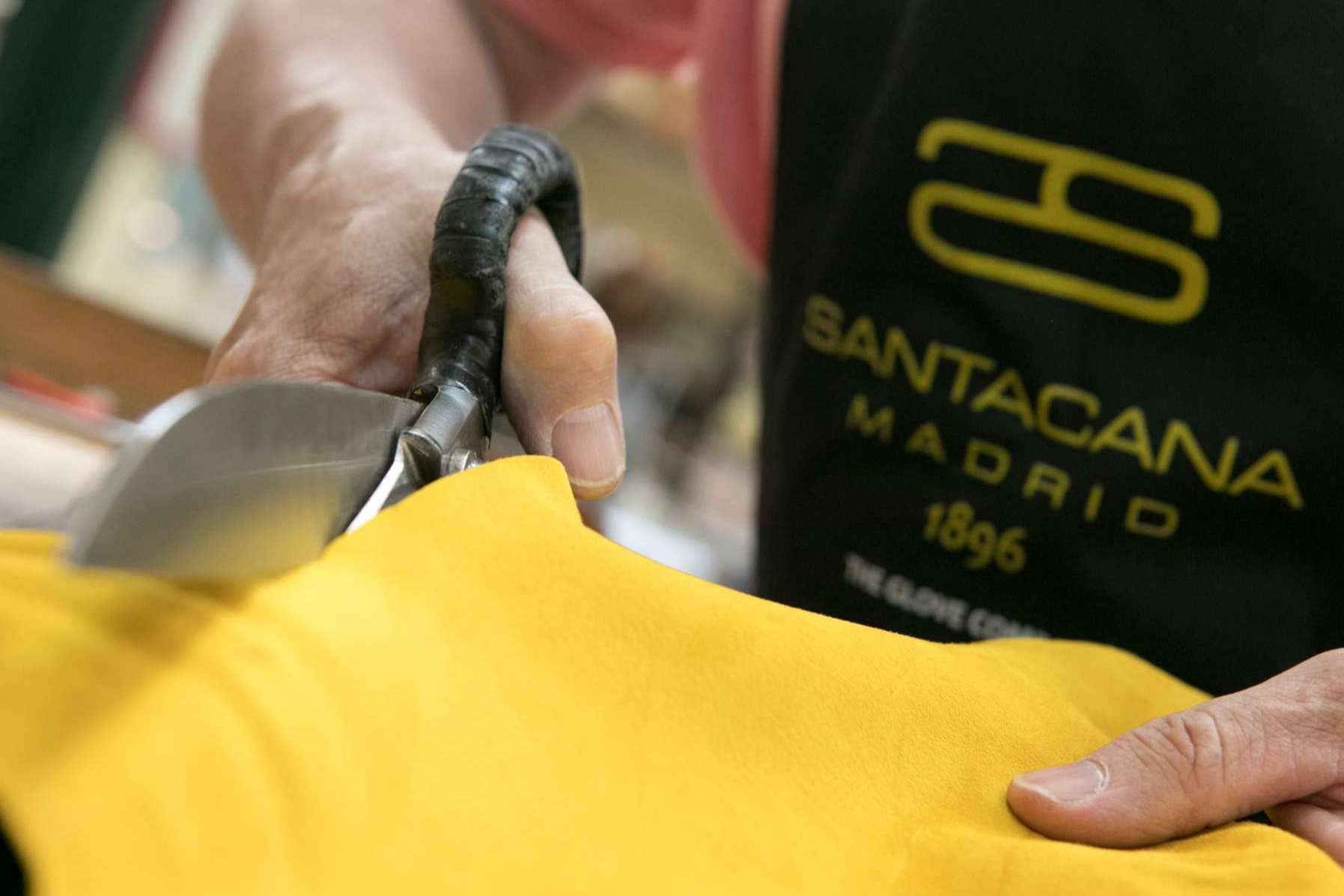 Los guantes de piel de Santacana, una elección de abrigo y elegancia para hombre y mujer