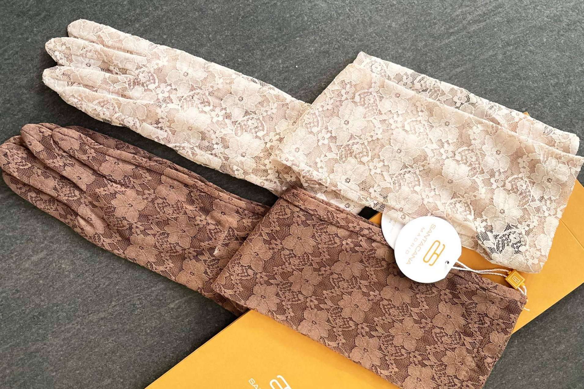 Santacana, guantes para regalo, una apuesta elegante y práctica para esta Navidad