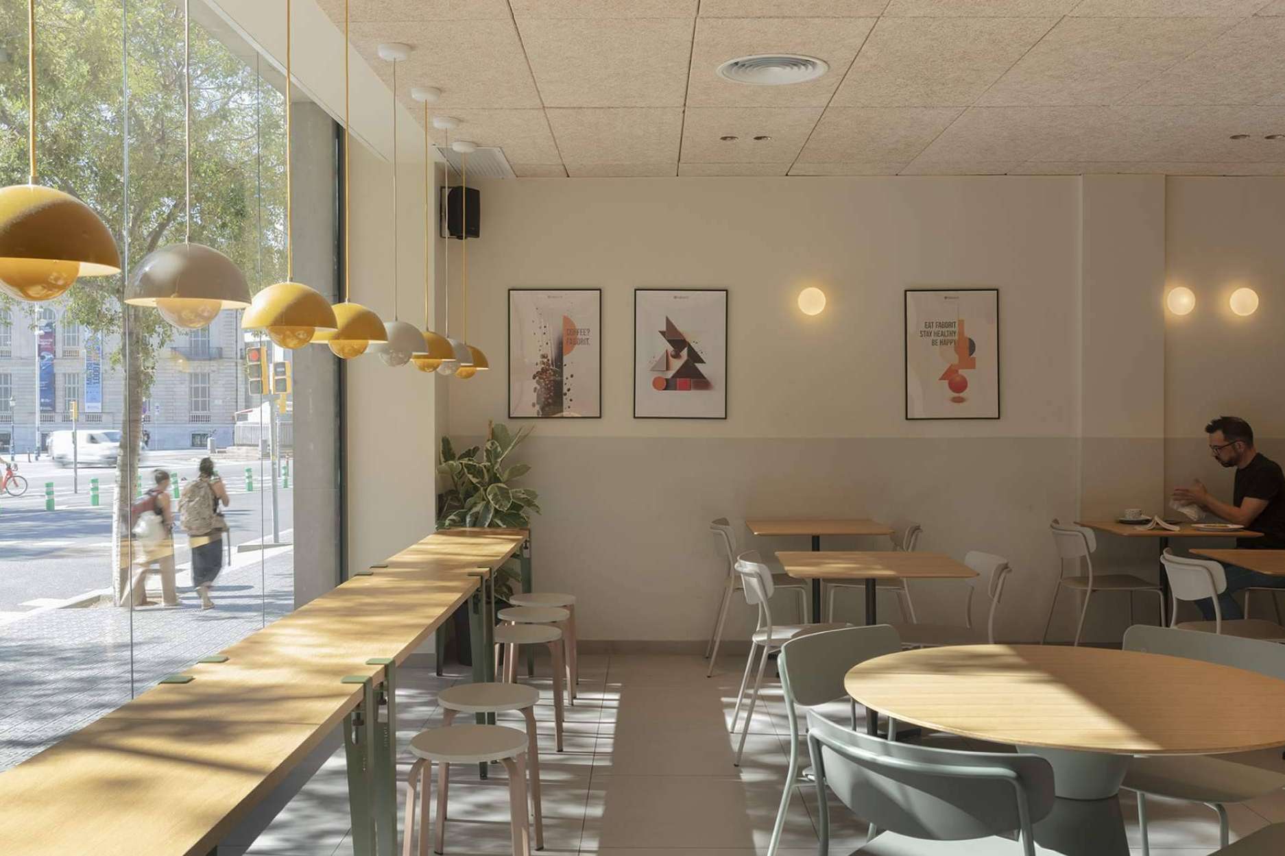 INDAStudio transforma espacios comerciales en Barcelona con interiorismo estratégico y neurointeriorismo