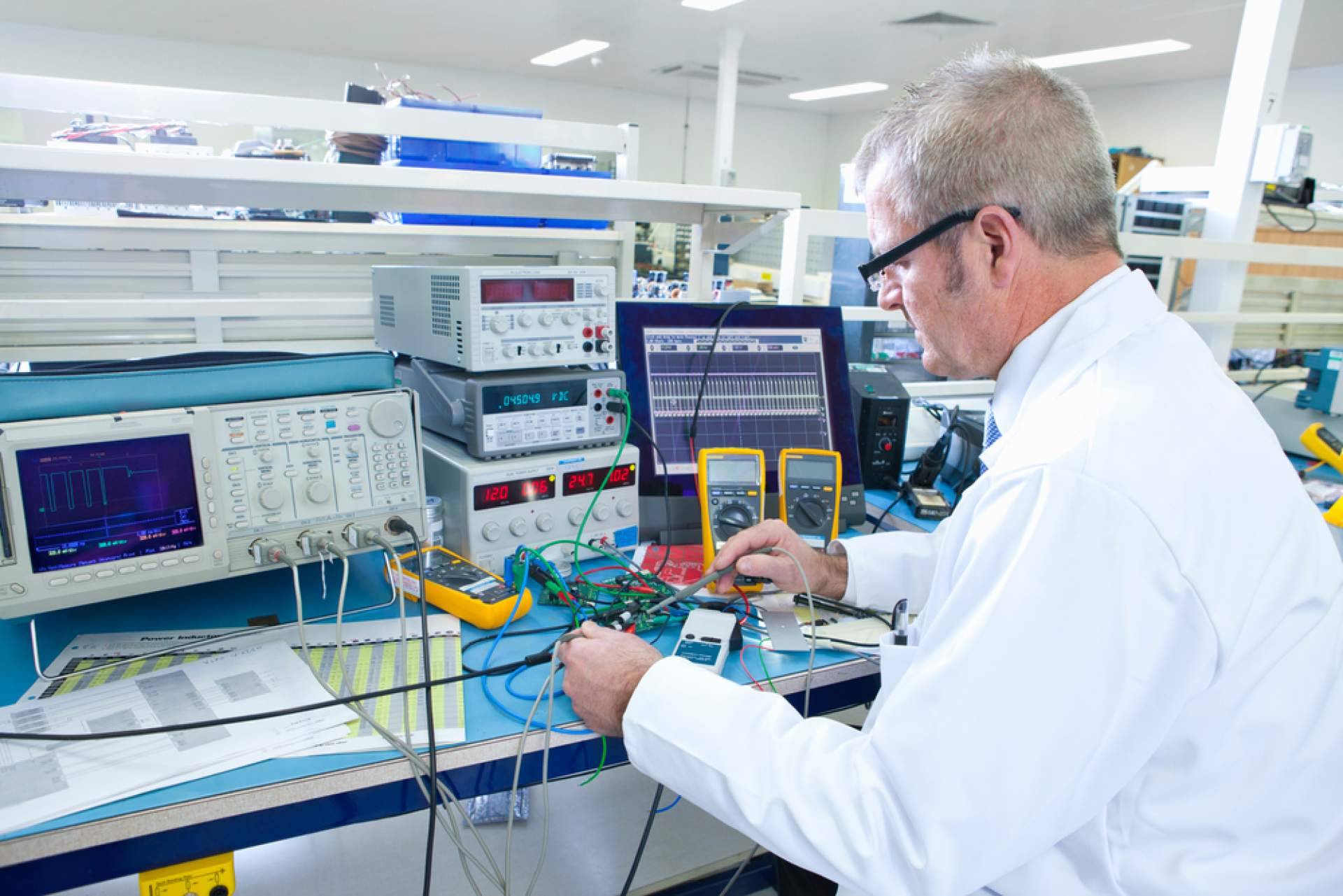 Equipos de protección microbiológica y química en laboratorios, las alternativas de Pidiscat