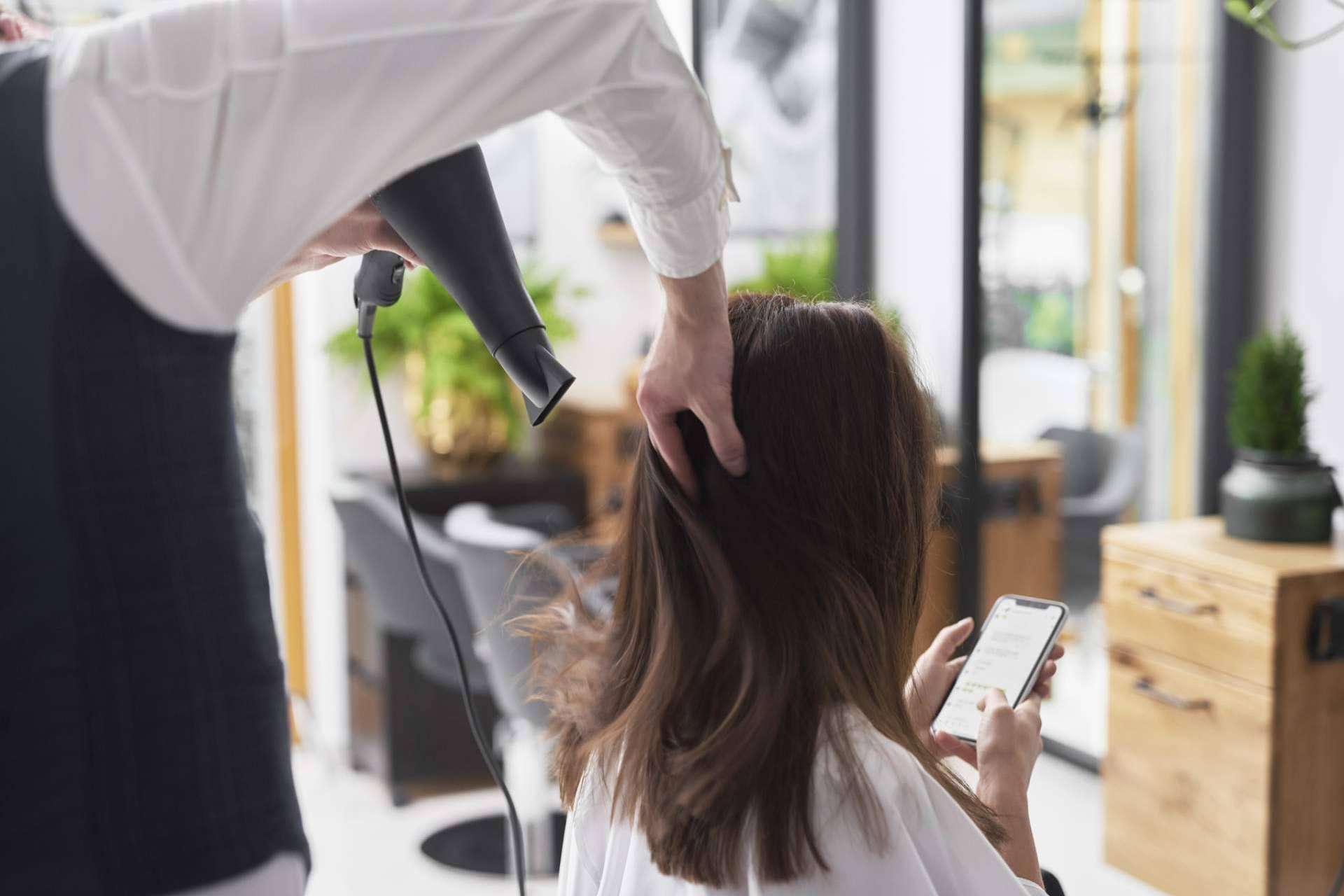 INESBE amplía su oferta con cursos de peluquería homologados