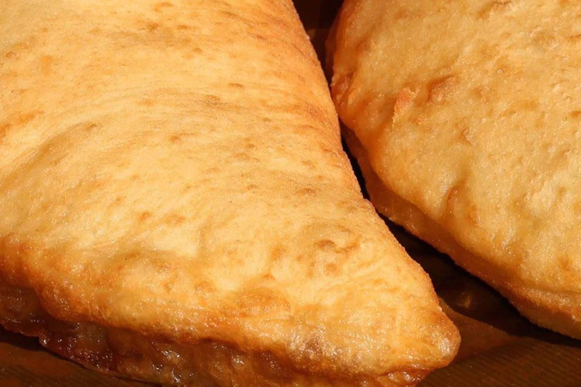 Un rincón de Nápoles en Barcelona con la pizza frita tradicional de Spaccanapoli Da Daniele
