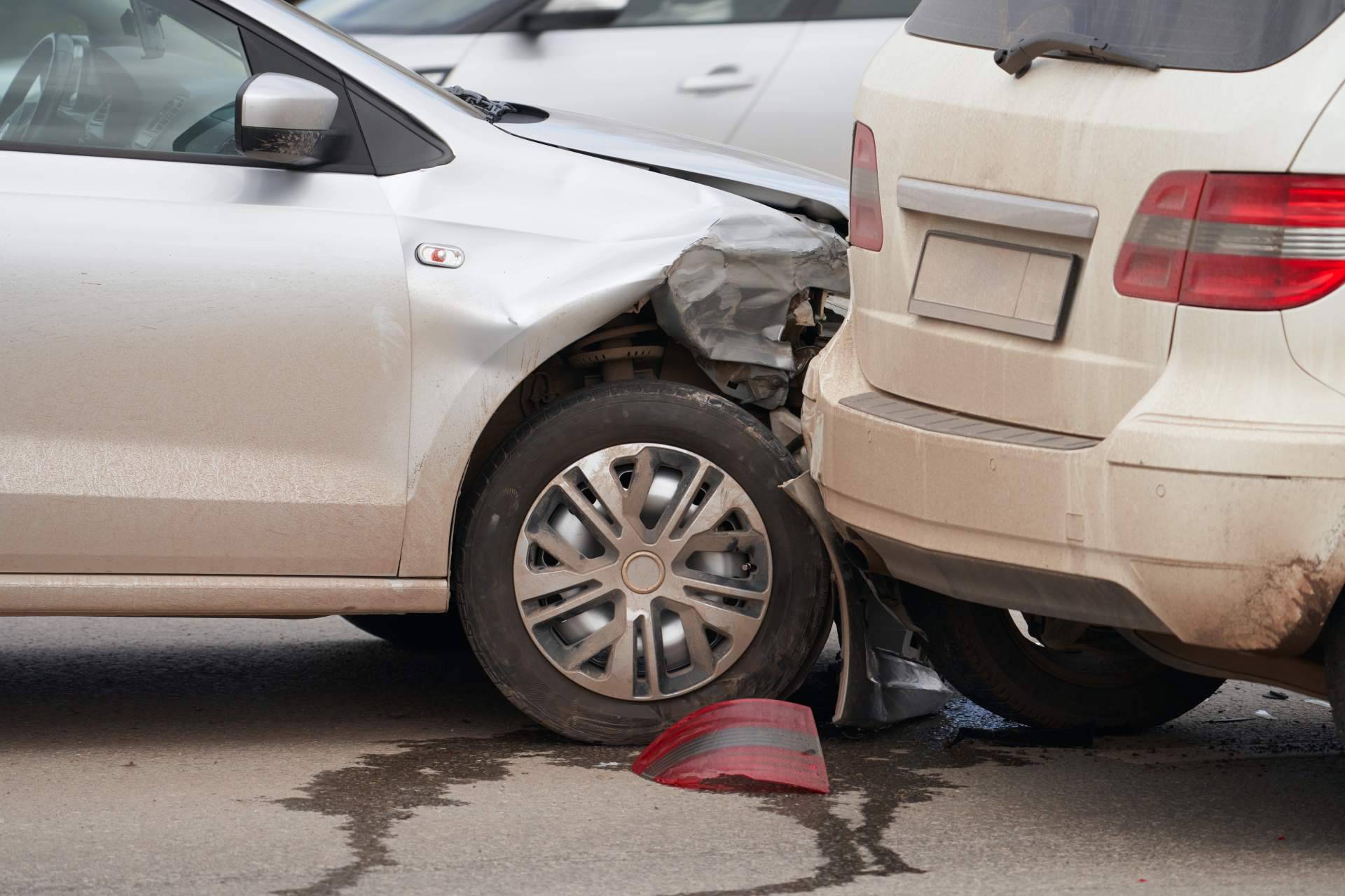 Colisión múltiple en accidentes de coche, claves legales para reclamar indemnización