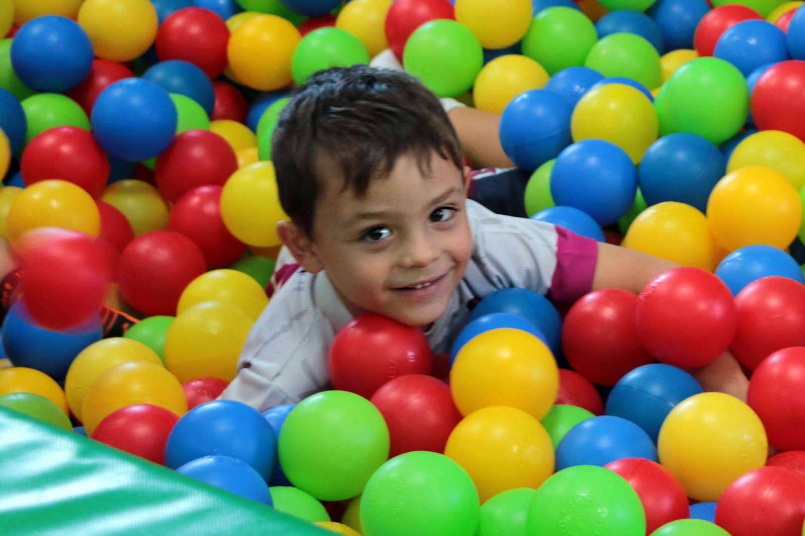 La importancia de los 7 sentidos en el desarrollo infantil; más allá de los 5 clásicos