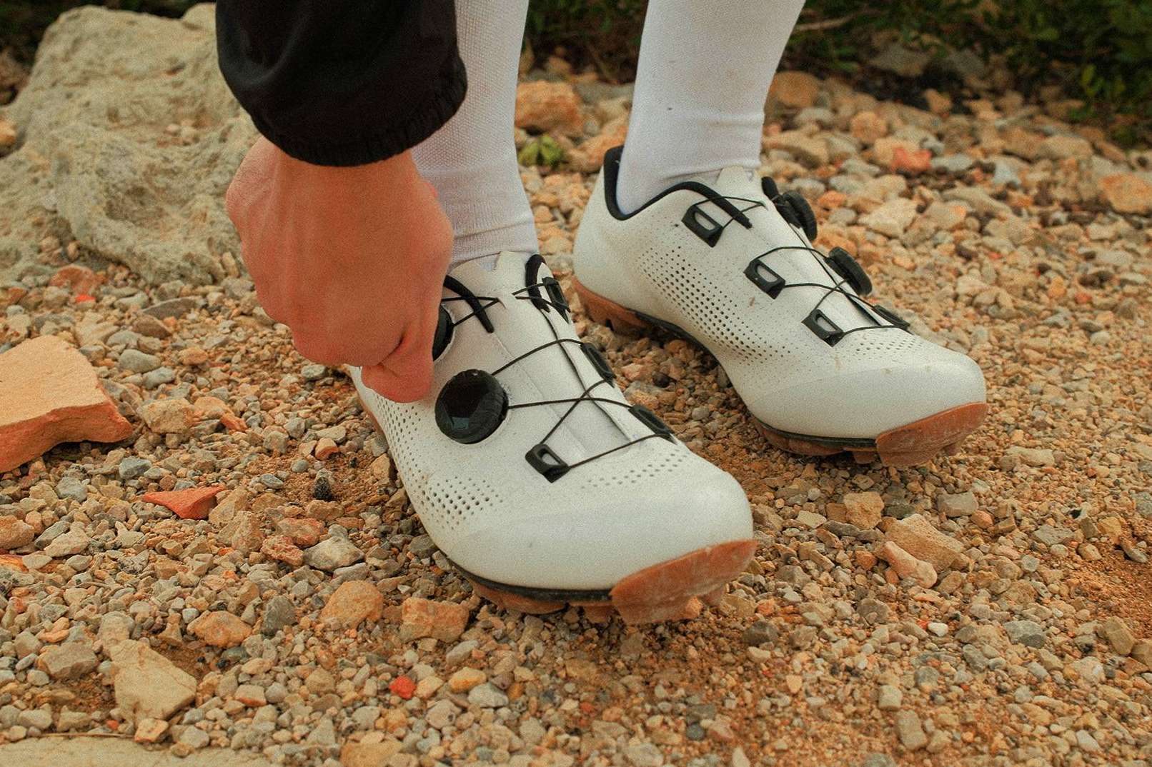 John Luck, la firma española que eleva el ciclismo con zapatillas artesanales y a medida