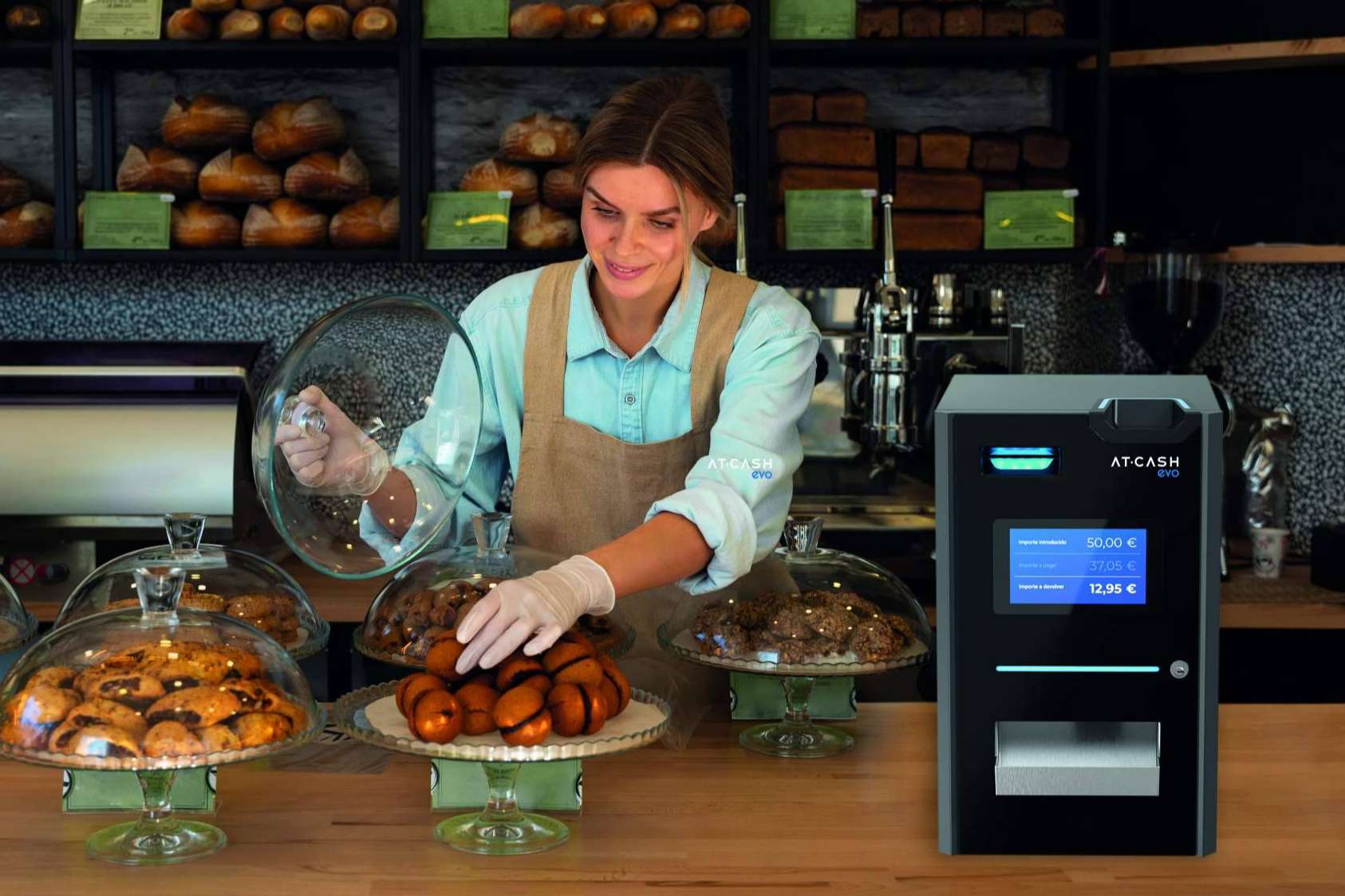 Eficiencia y ahorro con AT-CASH EVO, la nueva solución de autocobro para espacios reducidos