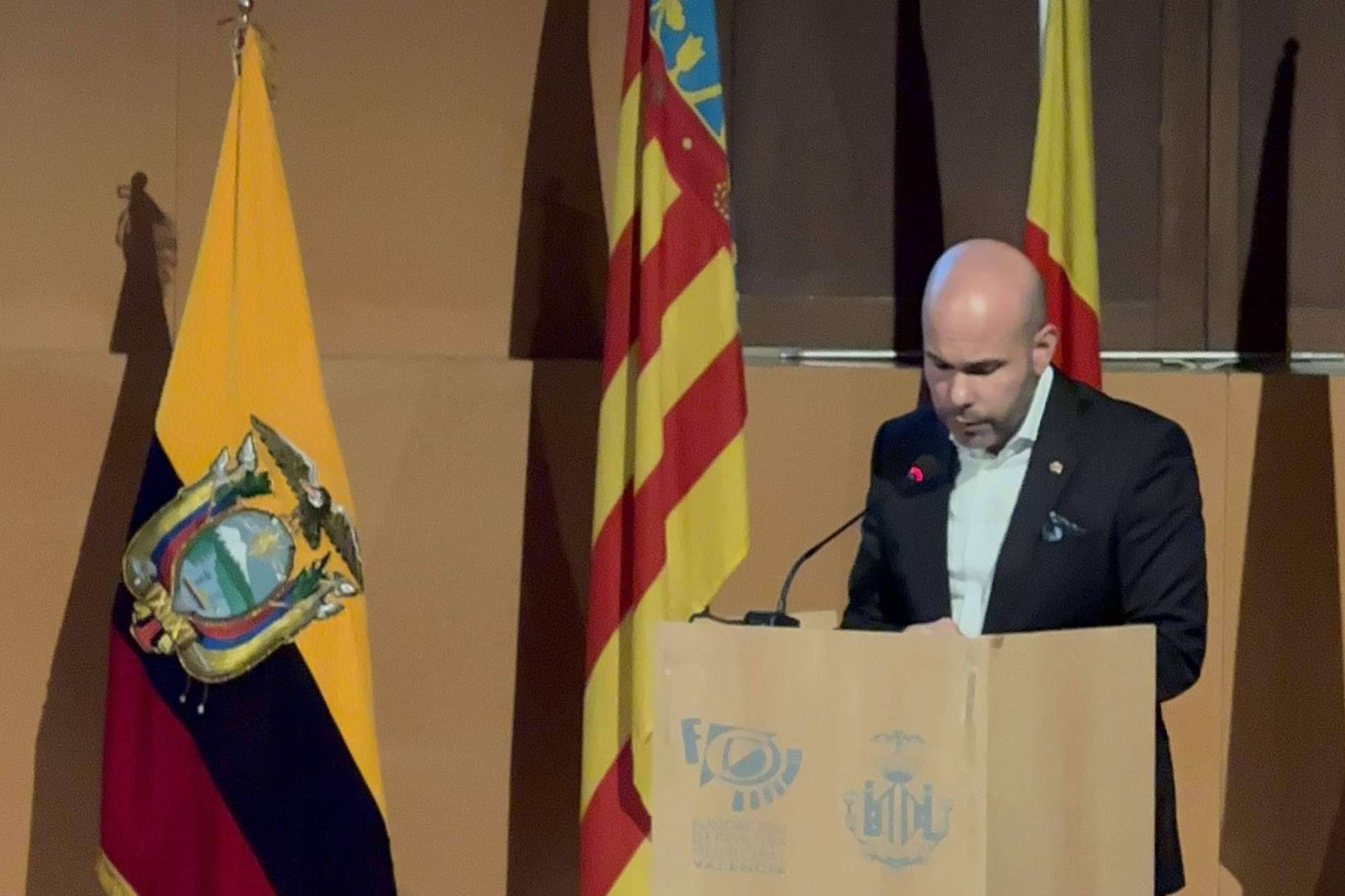 Valencia acoge una ceremonia solemne en la que autoridades locales e internacionales respaldan la educación como motor de integración social
