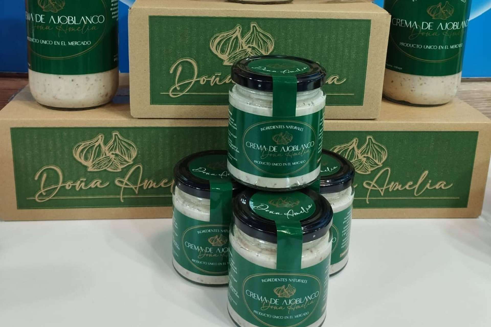 Producto local, receta histórica; el ajoblanco artesanal malagueño gana presencia