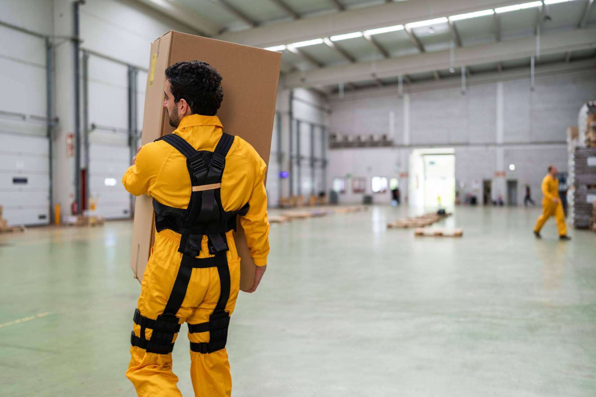 Inversión en prevención; exoesqueletos de GOGOA que mejoran la productividad y la salud laboral