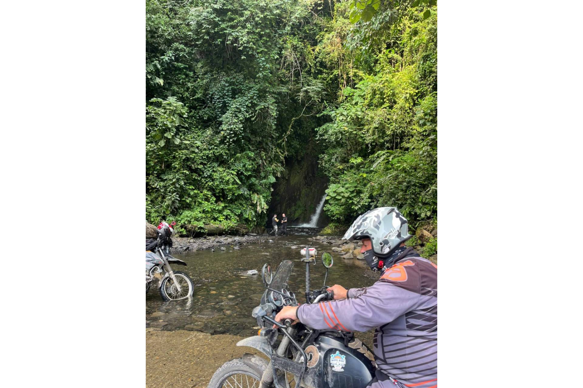 Motorbeach Viajes ofrece un recorrido inmersivo por Colombia en moto entre selvas, playas y pueblos históricos