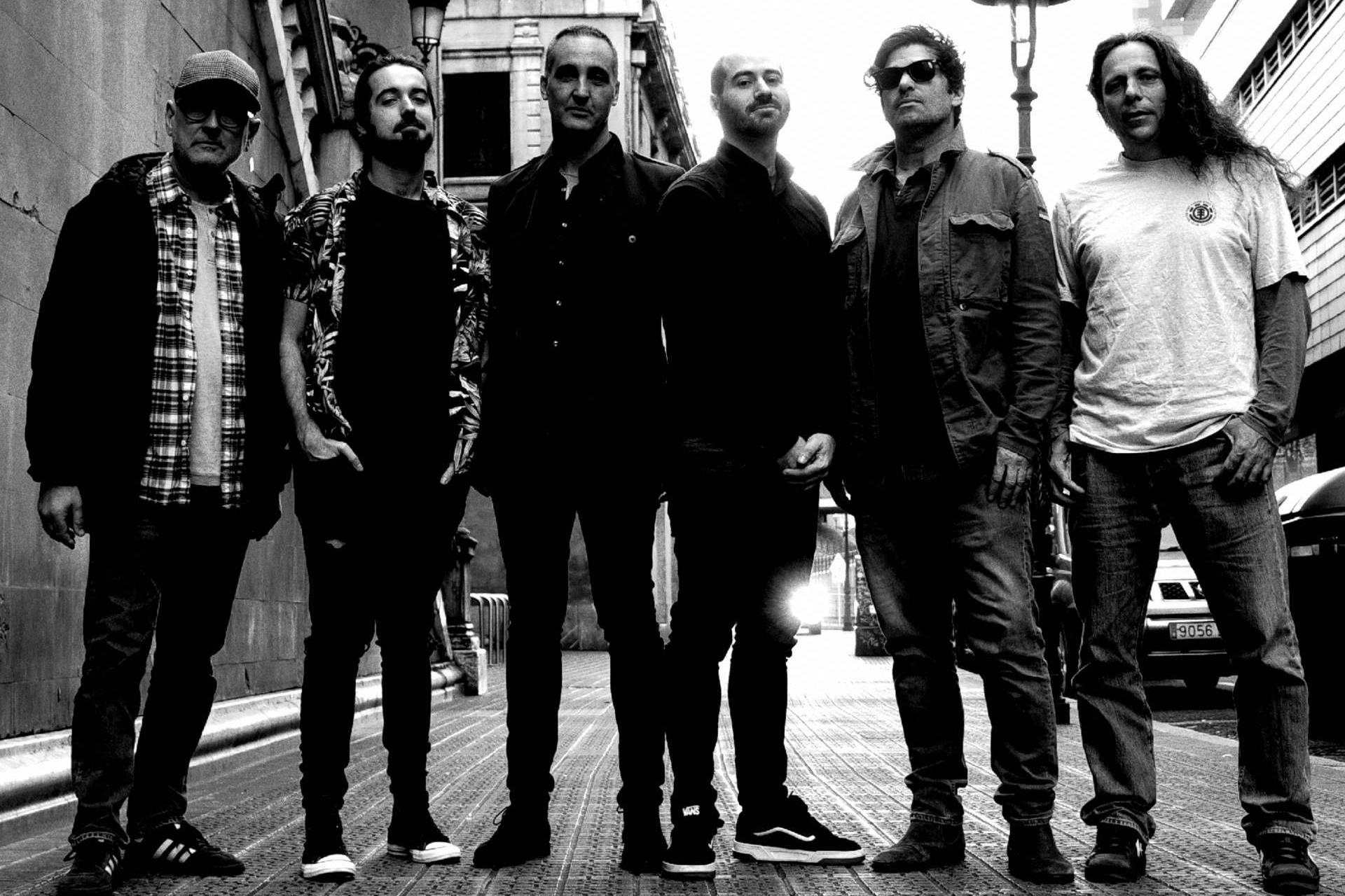No Quiero recorren Bilbao cual gigantes (como hicieran The Rolling Stones) en su nuevo video 'Mentiras'