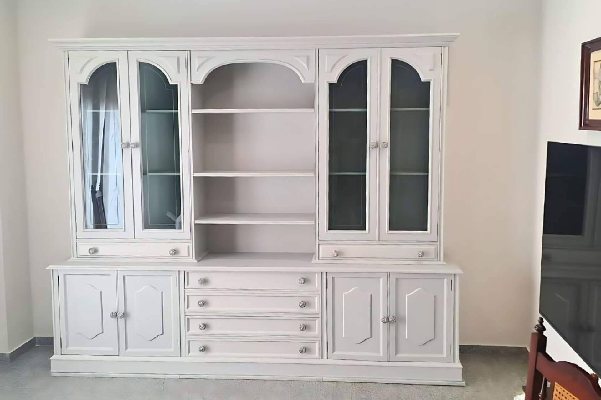 Galvañ Lacados transforma espacios con lacado de muebles en Alicante de alta precisión